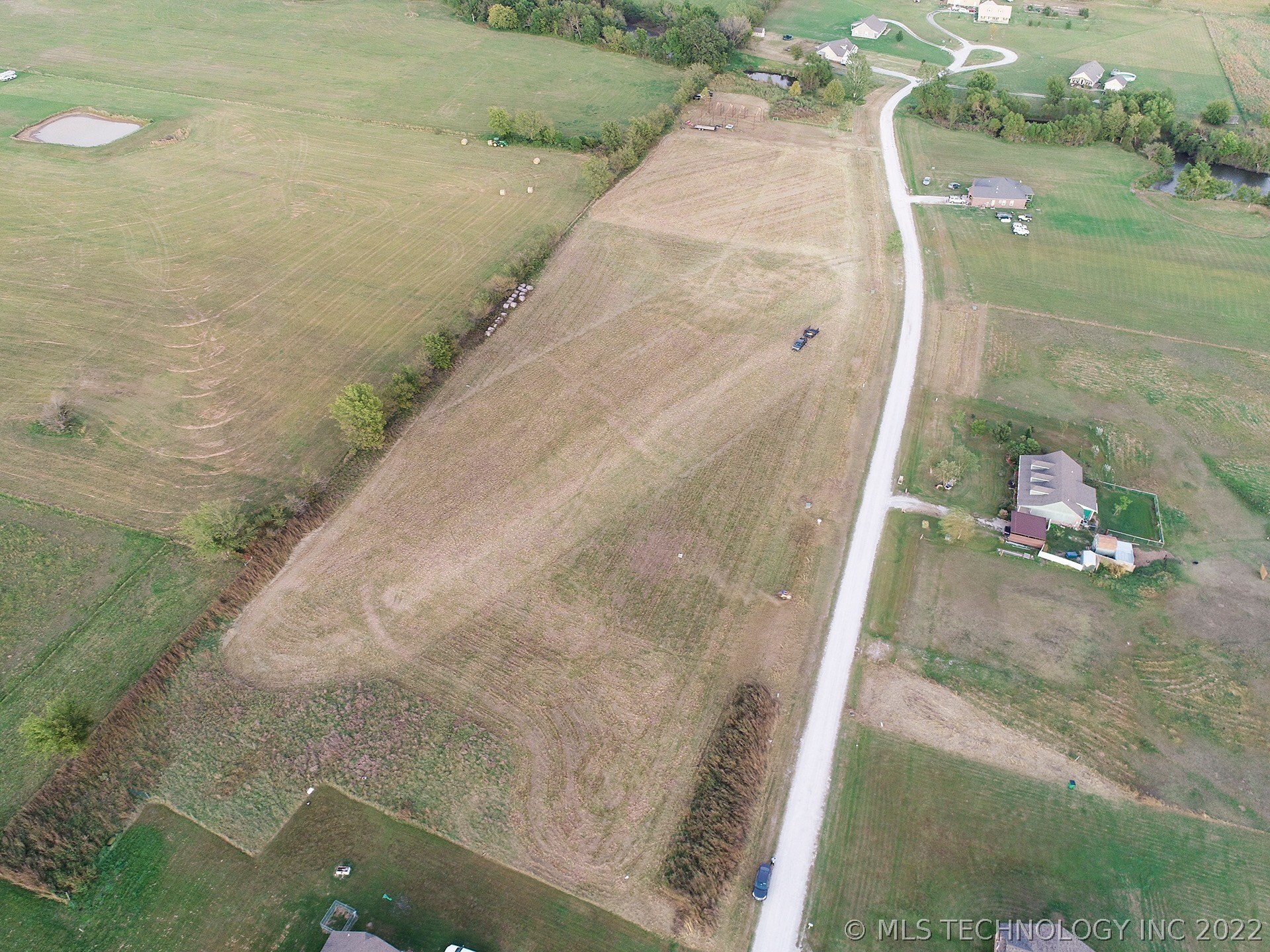 398322 W 3230 Drive Property Photo 2