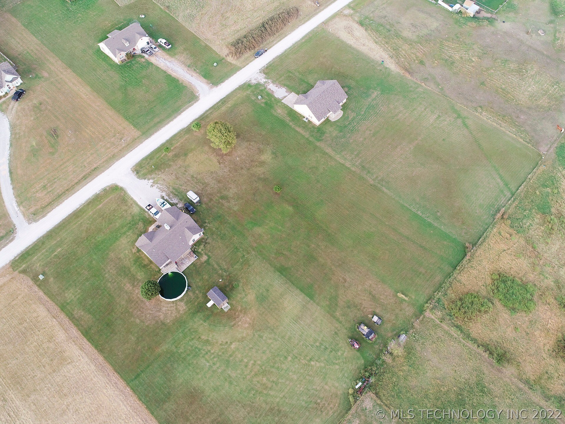 398322 W 3230 Drive Property Photo 13