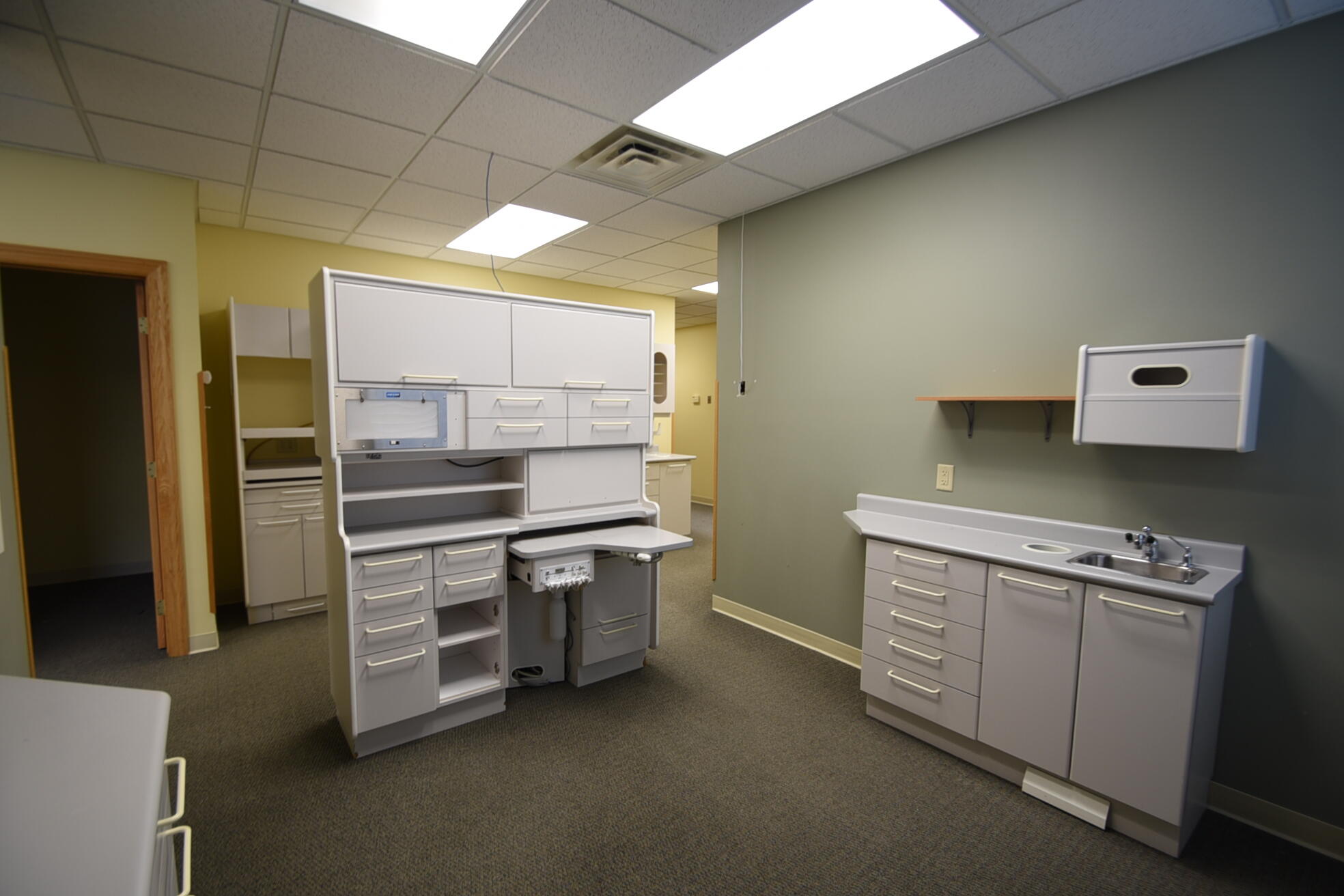 4749 Amber Valley Parkway S Property Photo 3