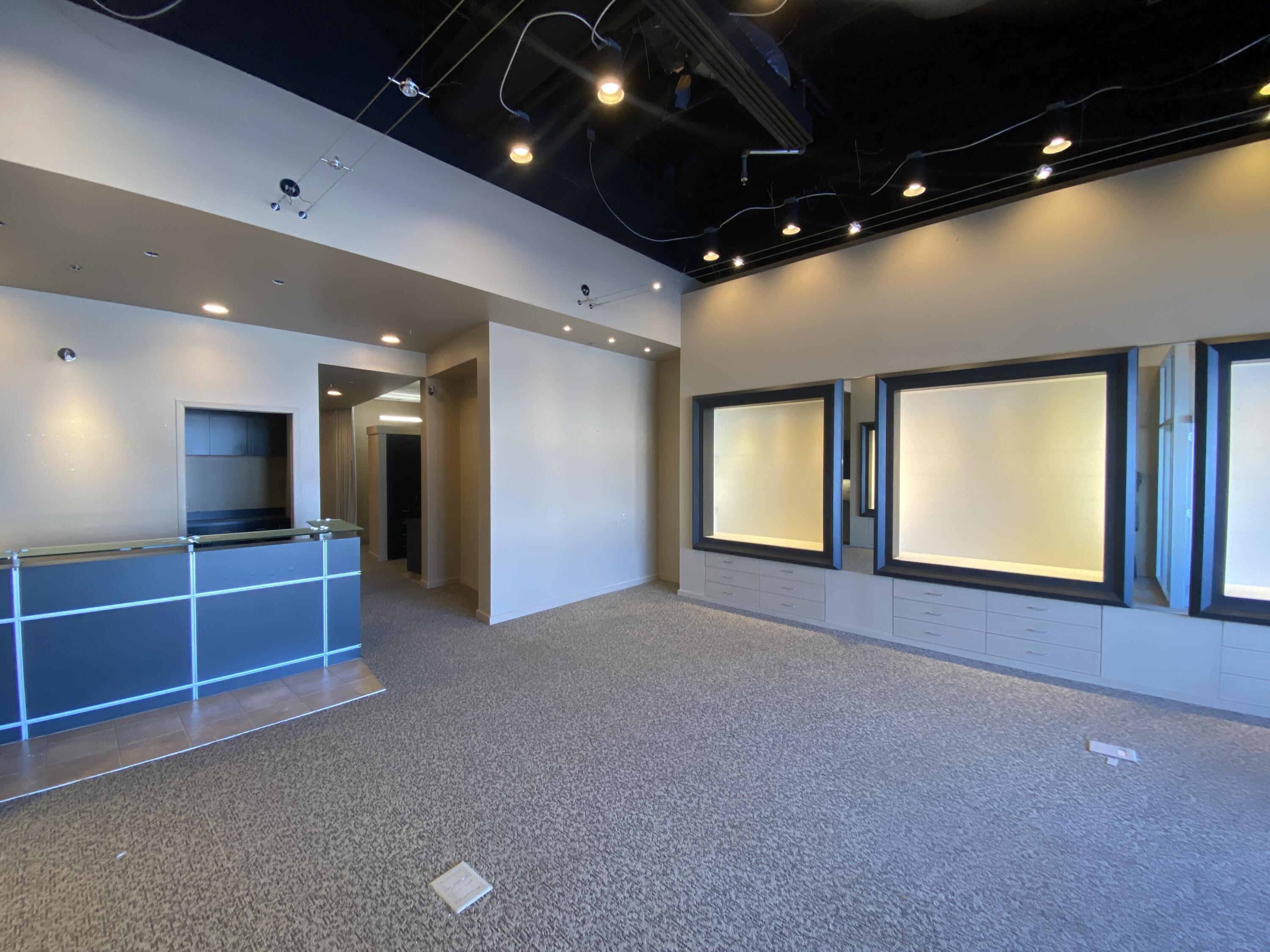 2553 Kirsten Lane S Property Photo 3