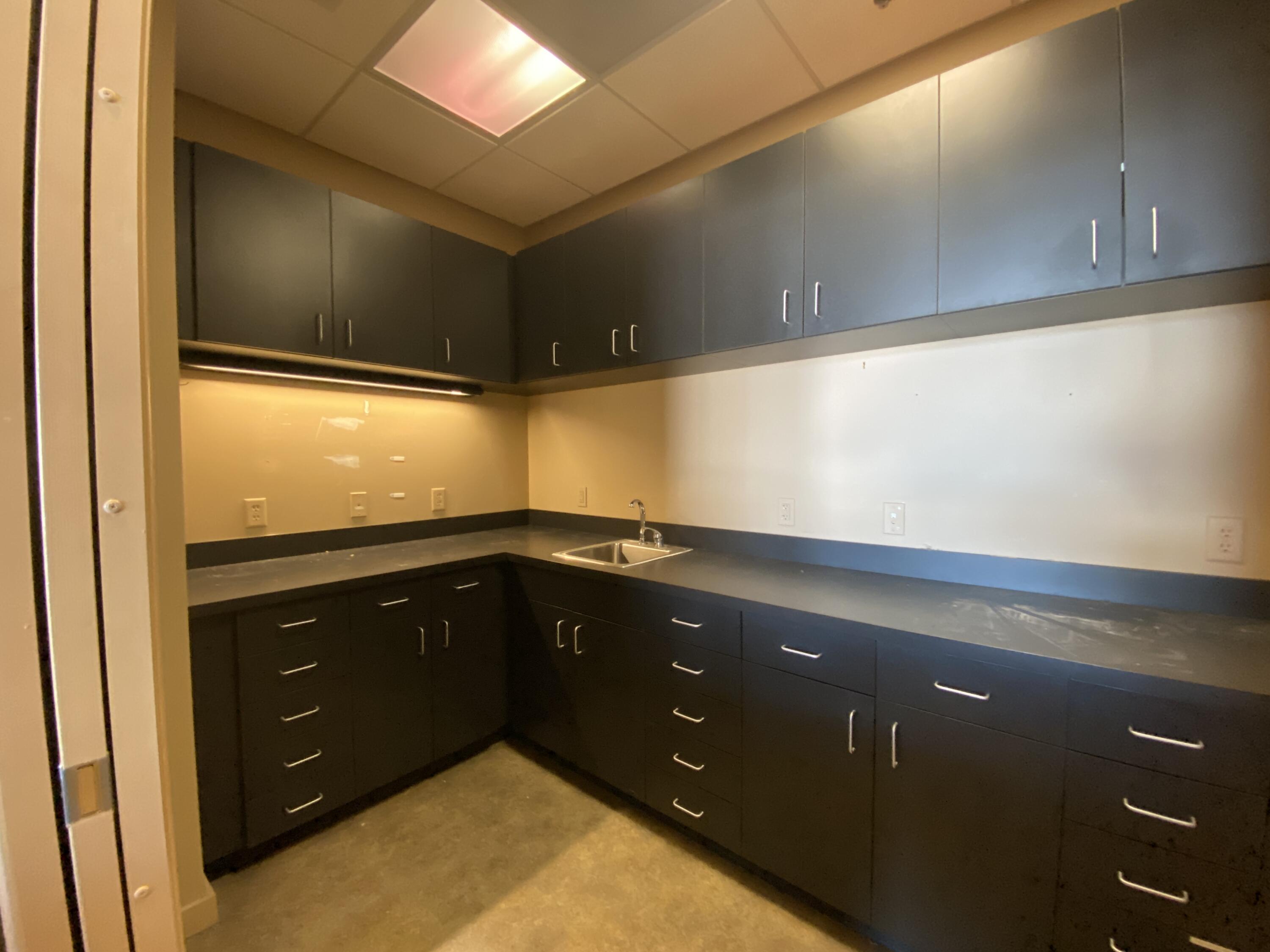 2553 Kirsten Lane S Property Photo 4