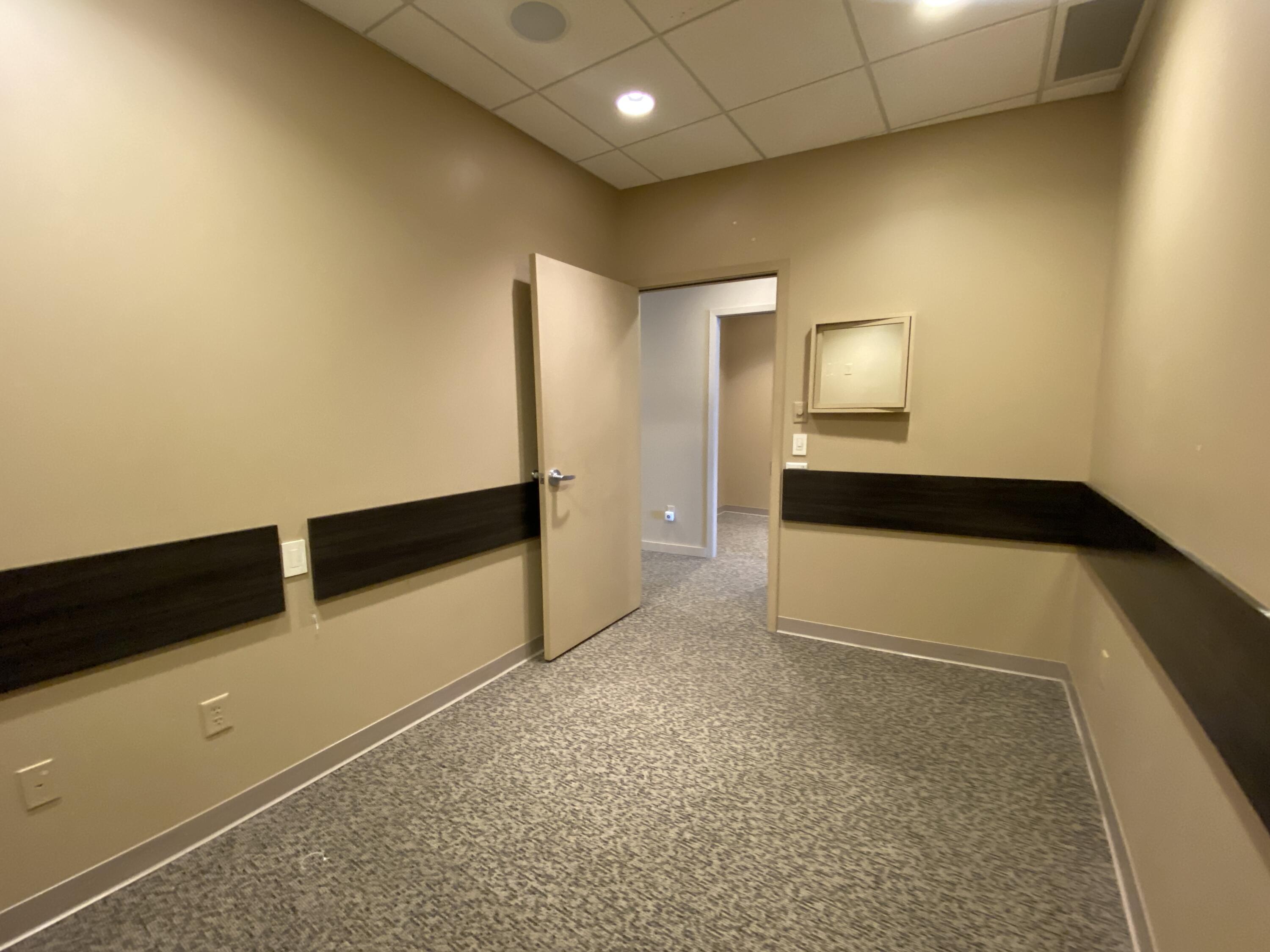 2553 Kirsten Lane S Property Photo 6