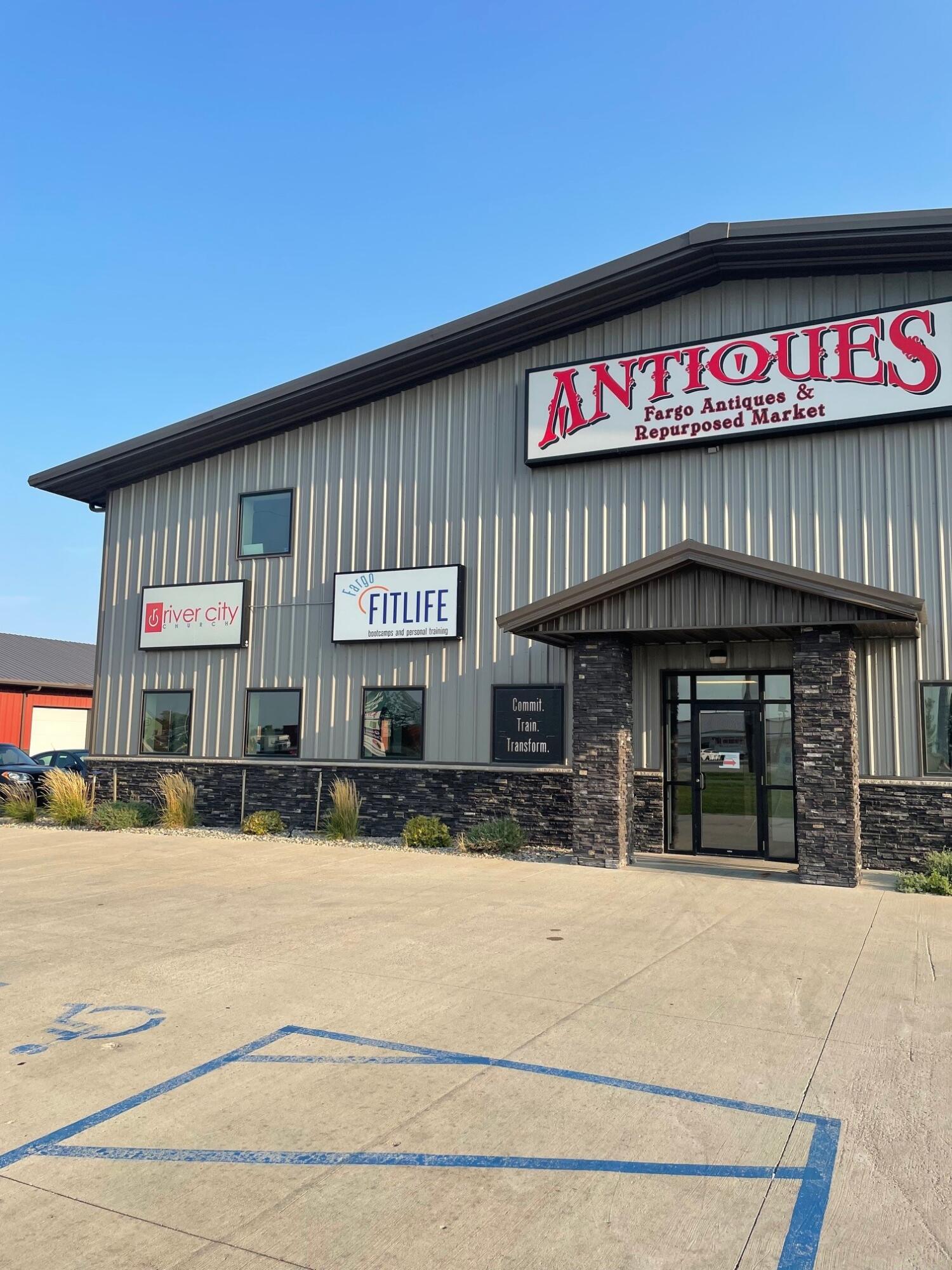 5258 51 Avenue S Property Photo 1