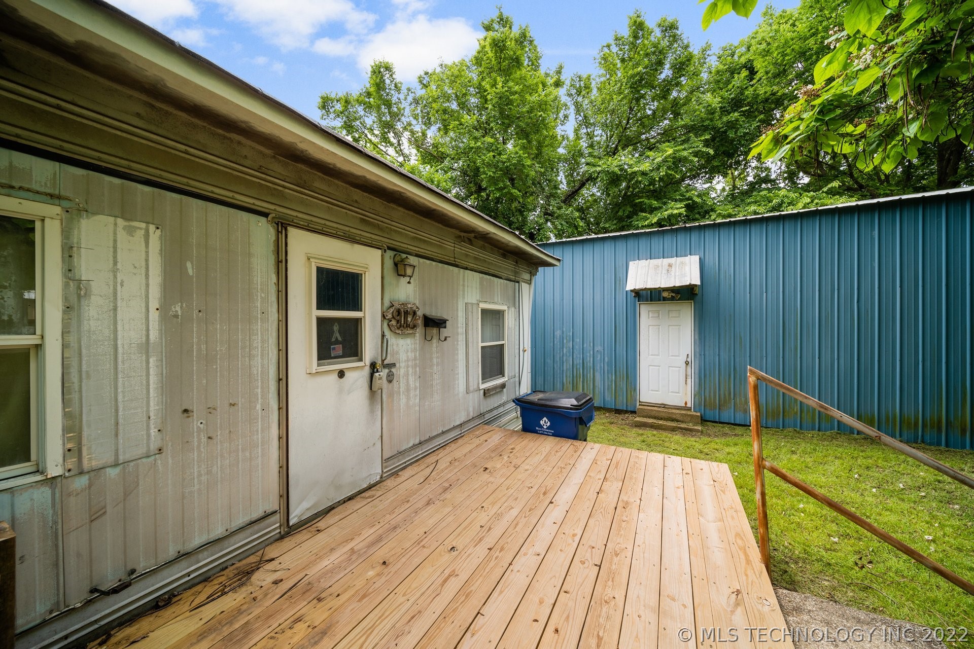 912 S Freeman Avenue Property Photo 3