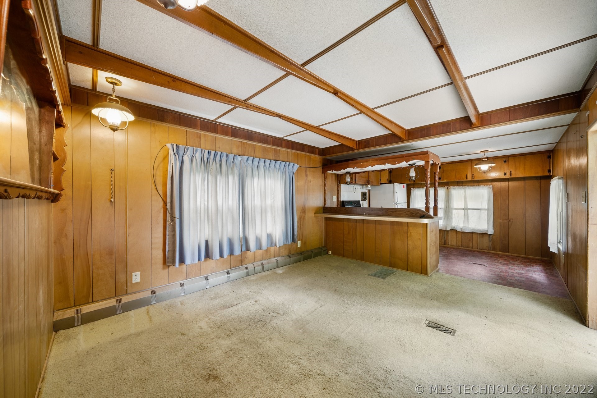 912 S Freeman Avenue Property Photo 6