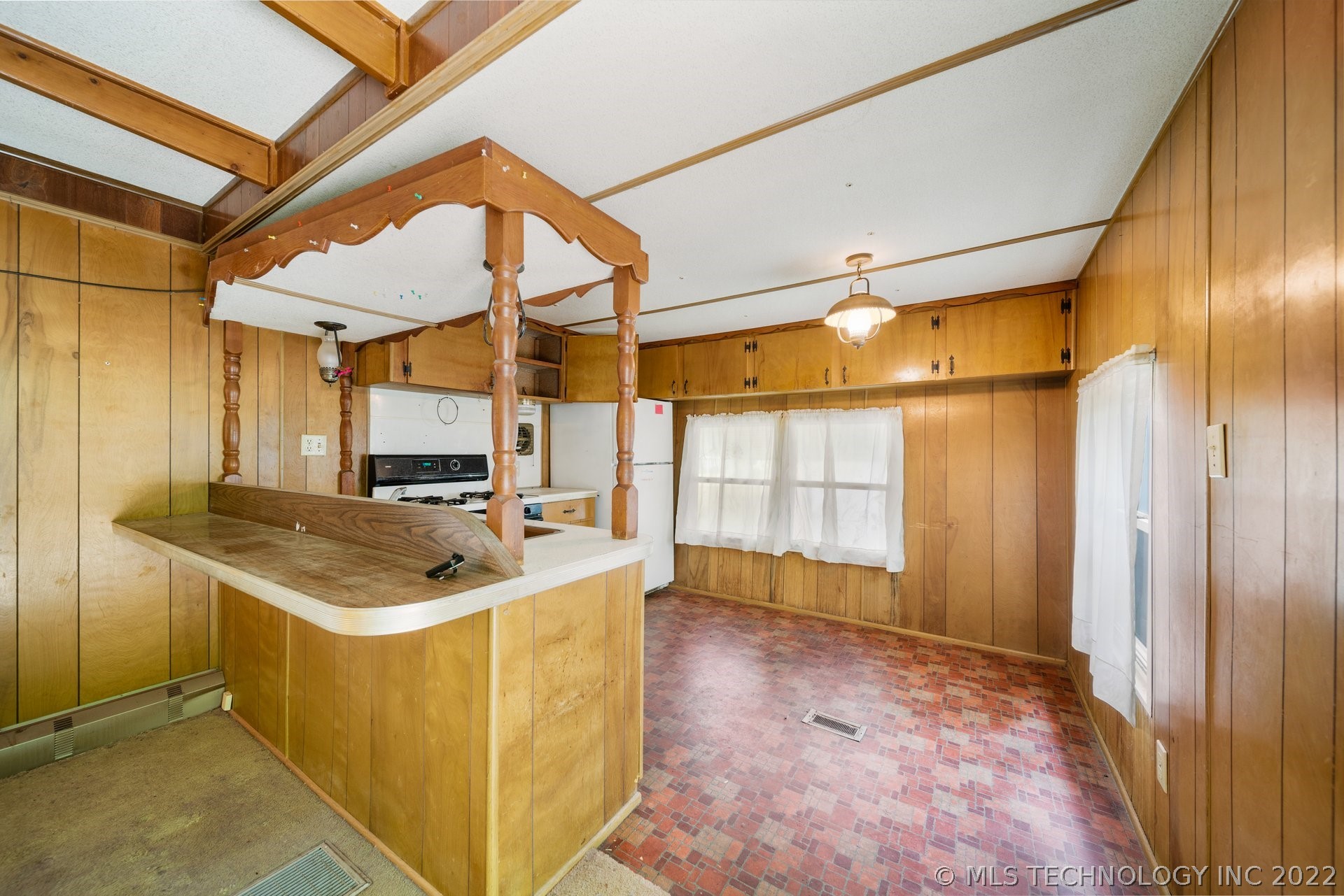 912 S Freeman Avenue Property Photo 7