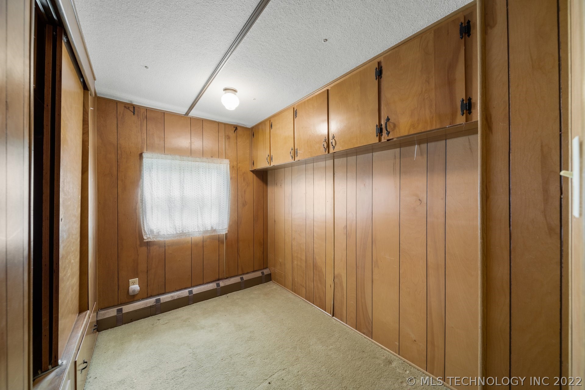 912 S Freeman Avenue Property Photo 10