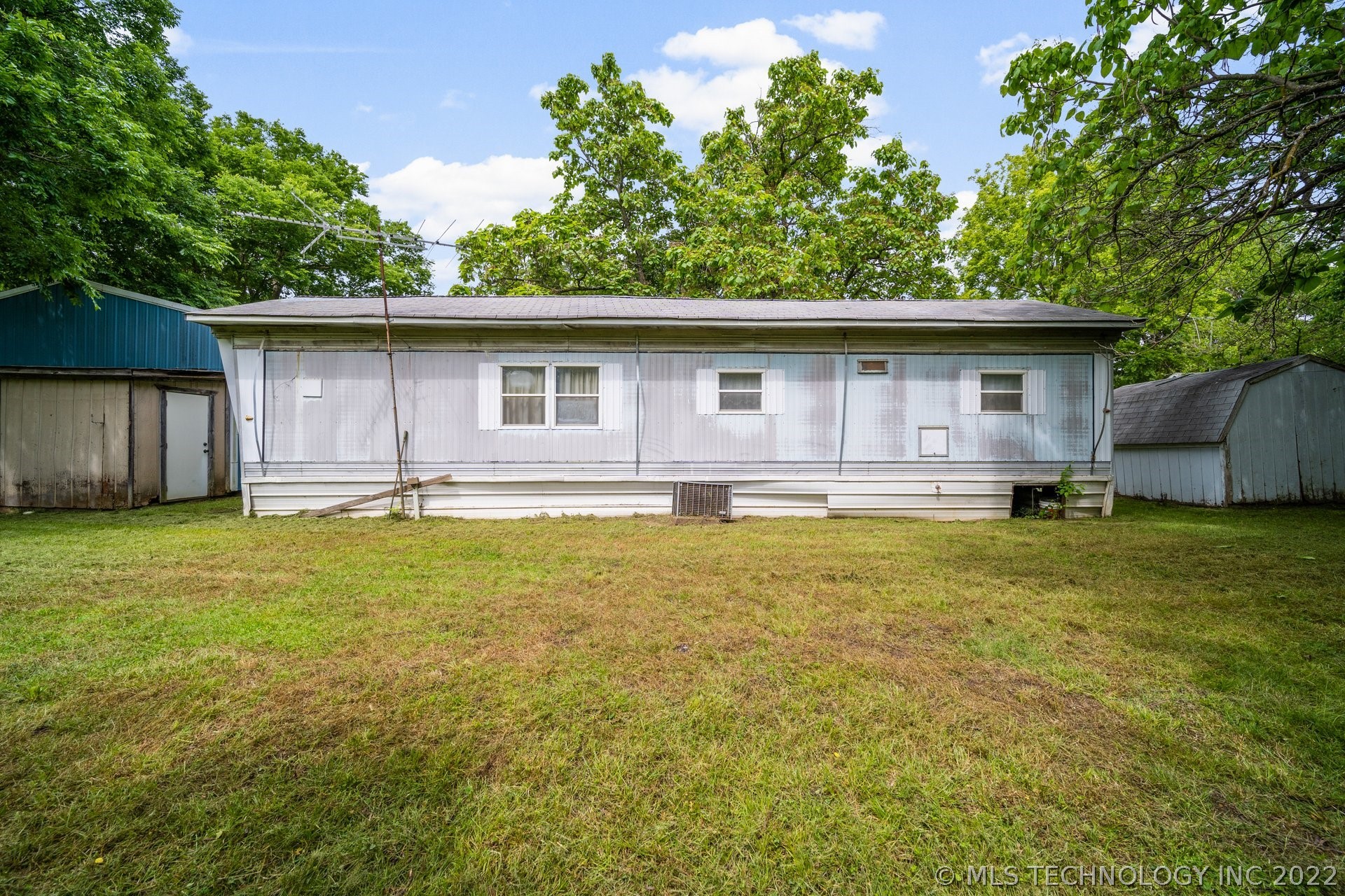 912 S Freeman Avenue Property Photo 14