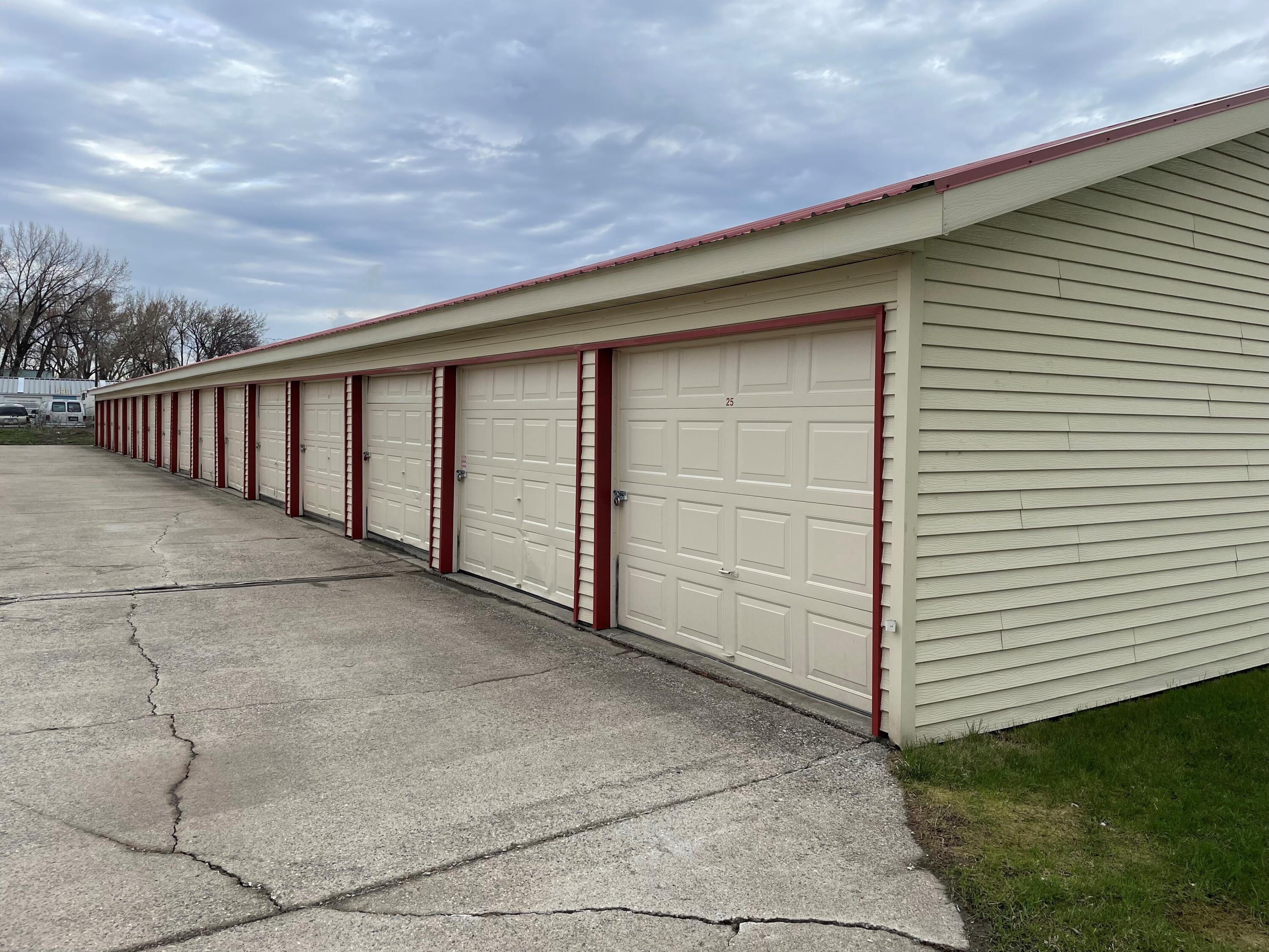 1012 N 18th Avenue Property Photo 2