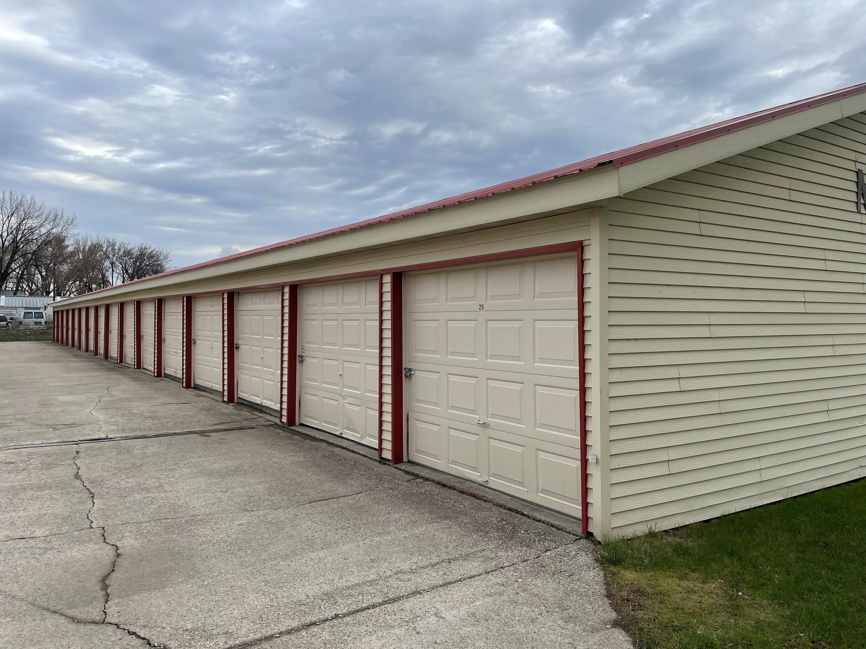 1012 N 18th Avenue Property Photo 4