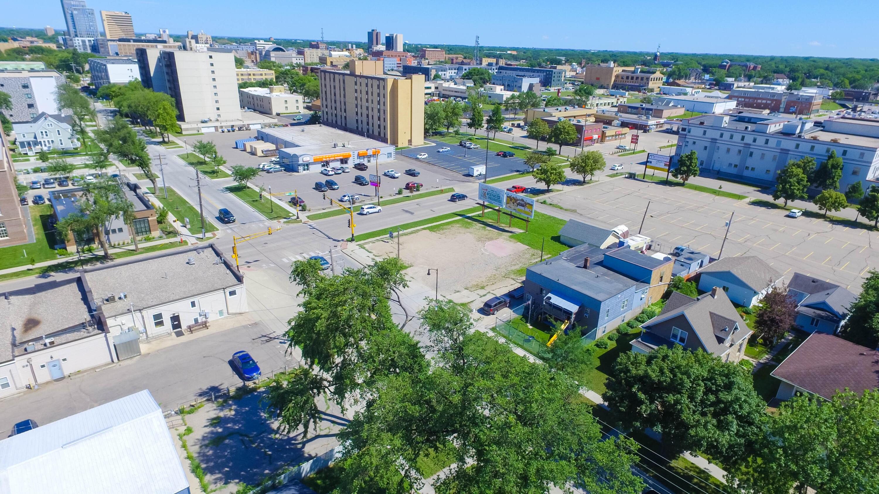 216 N University Drive Property Photo 4