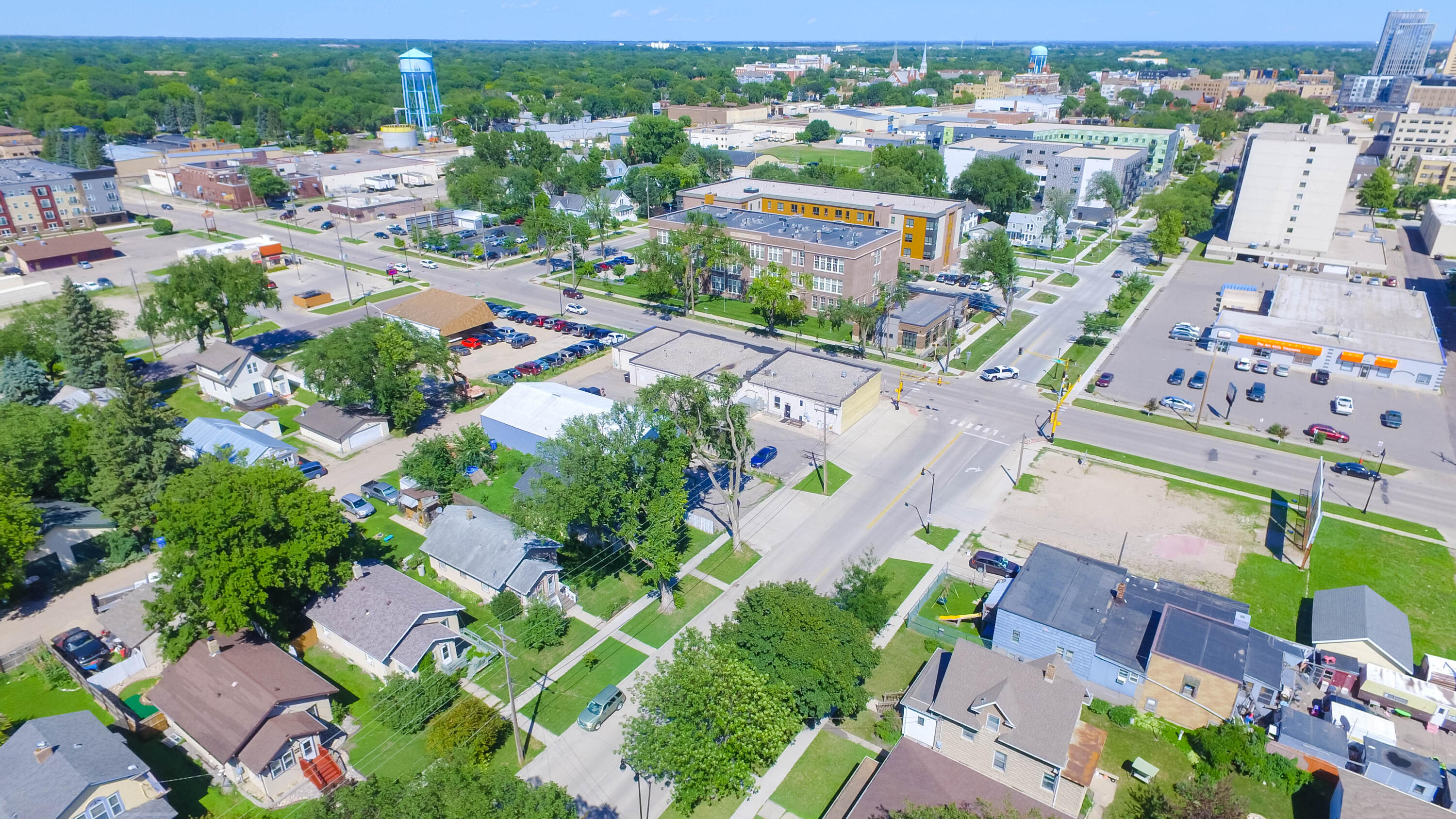 216 N University Drive Property Photo 7
