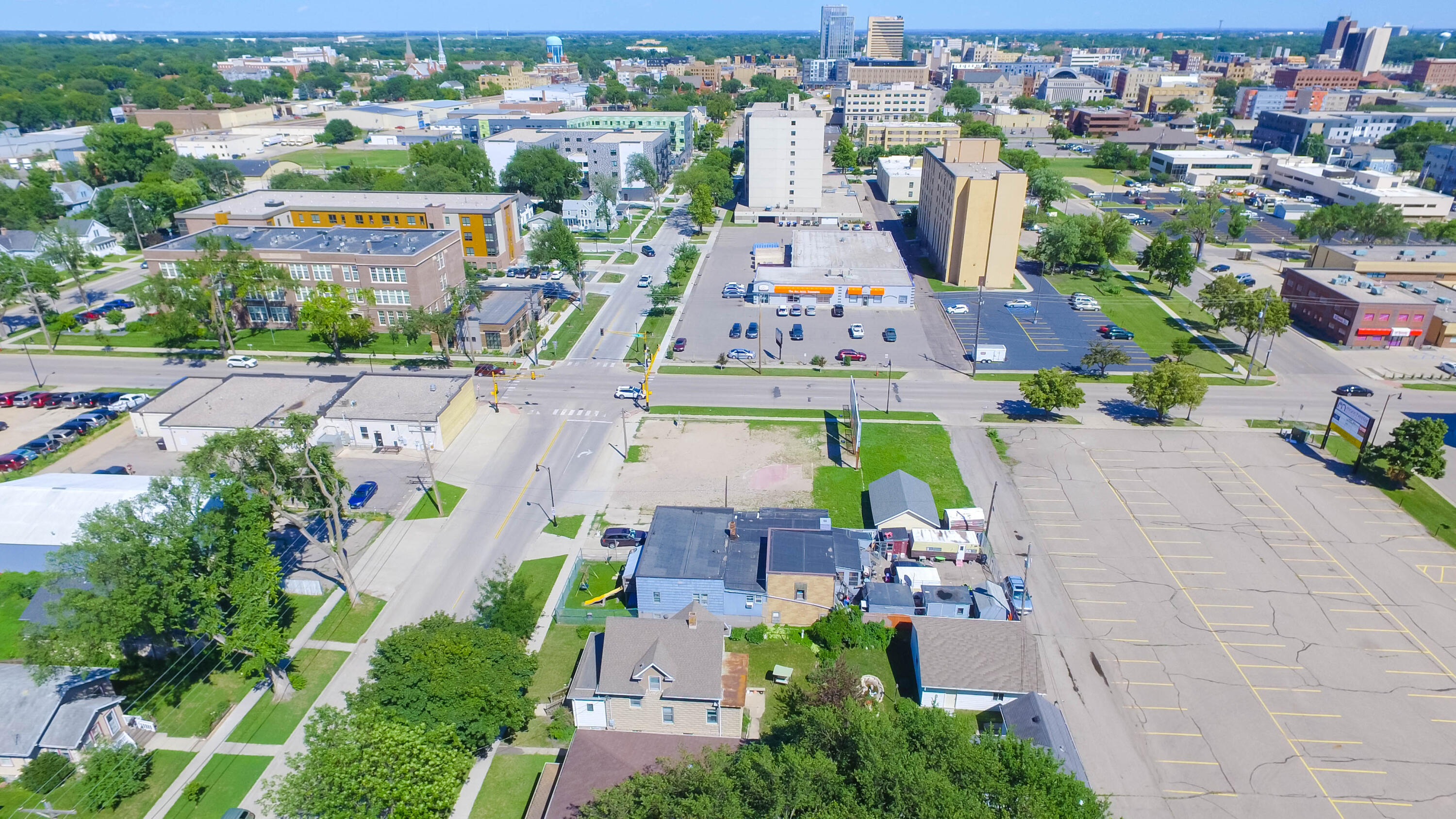 216 N University Drive Property Photo 8