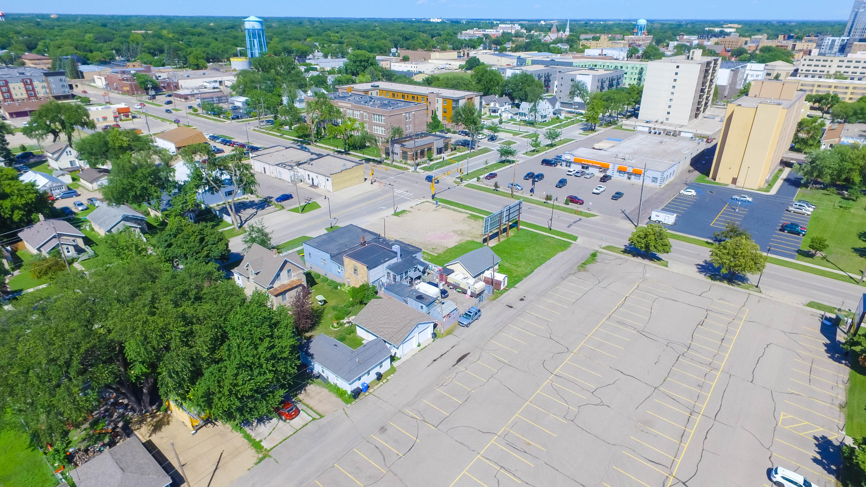 216 N University Drive Property Photo 9