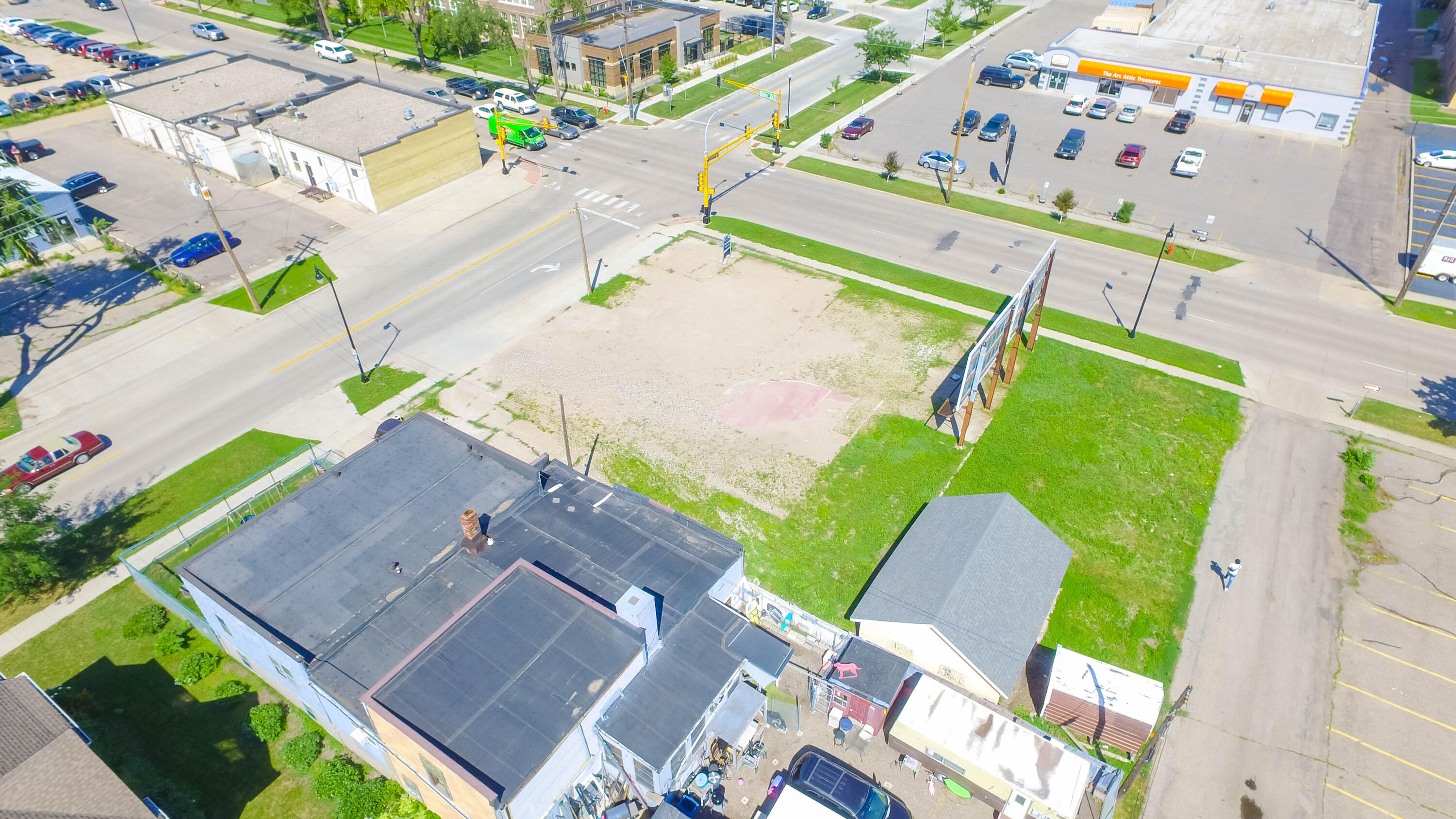 216 N University Drive Property Photo 18