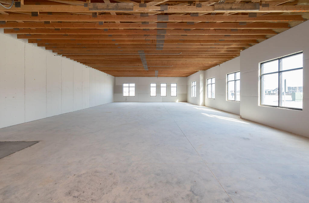 4303 S Columbia Rd Property Photo 2