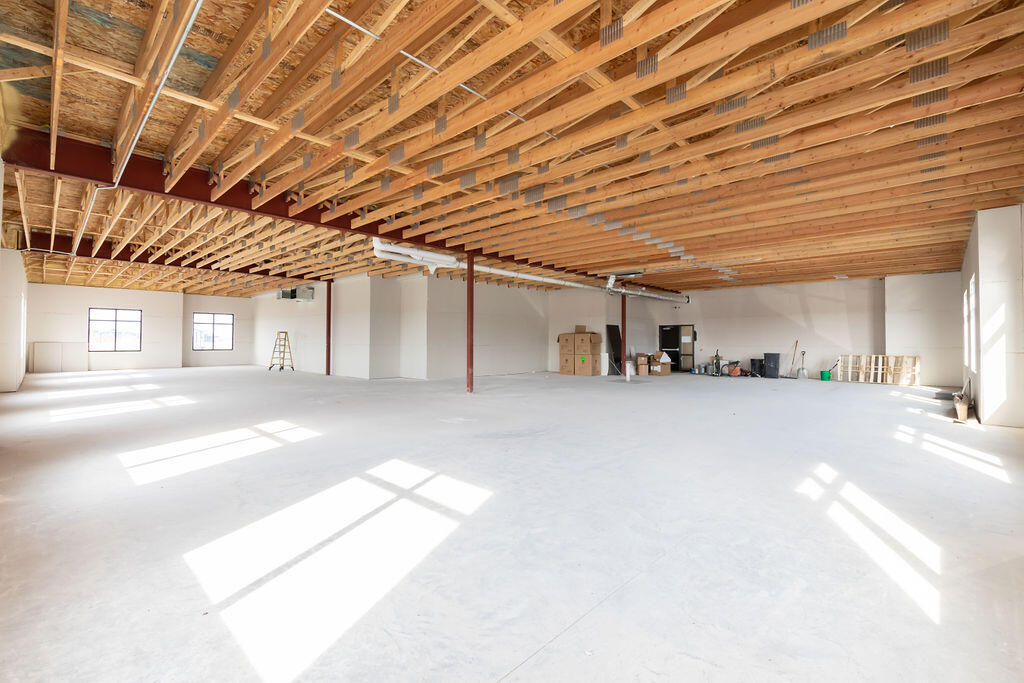 4303 S Columbia Rd Property Photo 3