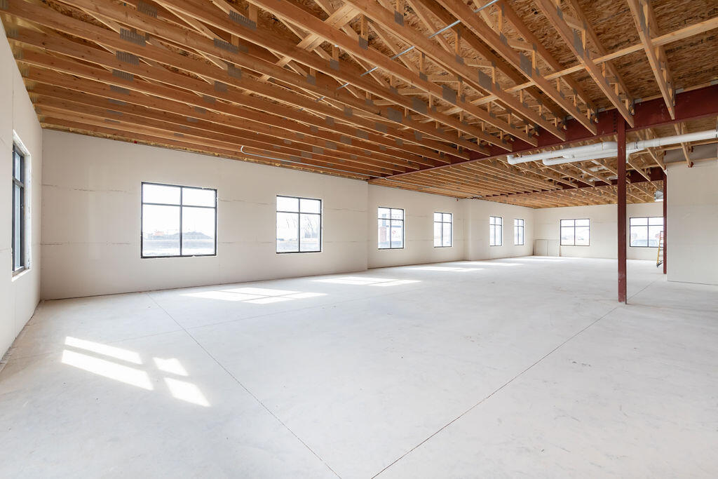 4303 S Columbia Rd Property Photo 4