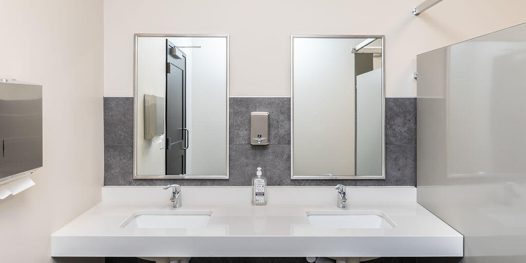 4303 S Columbia Rd Property Photo 8