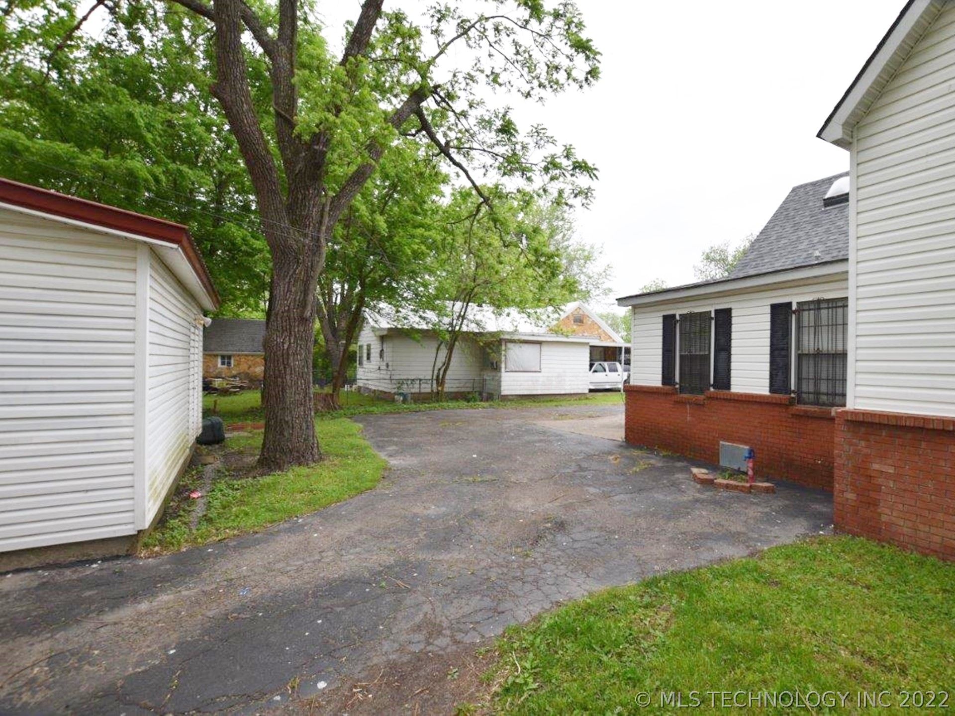 400 W Division Street Property Photo 5