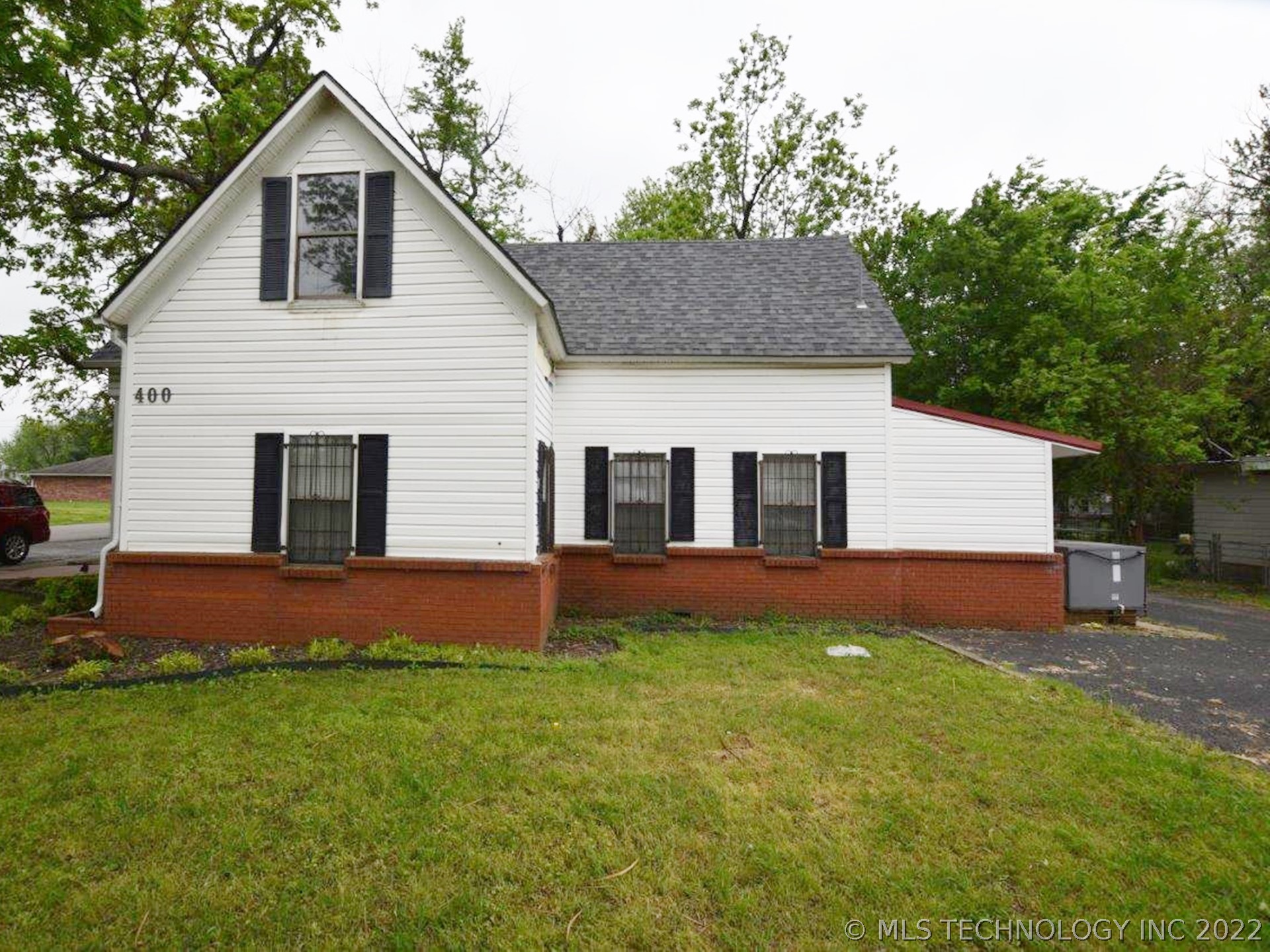 400 W Division Street Property Photo 14