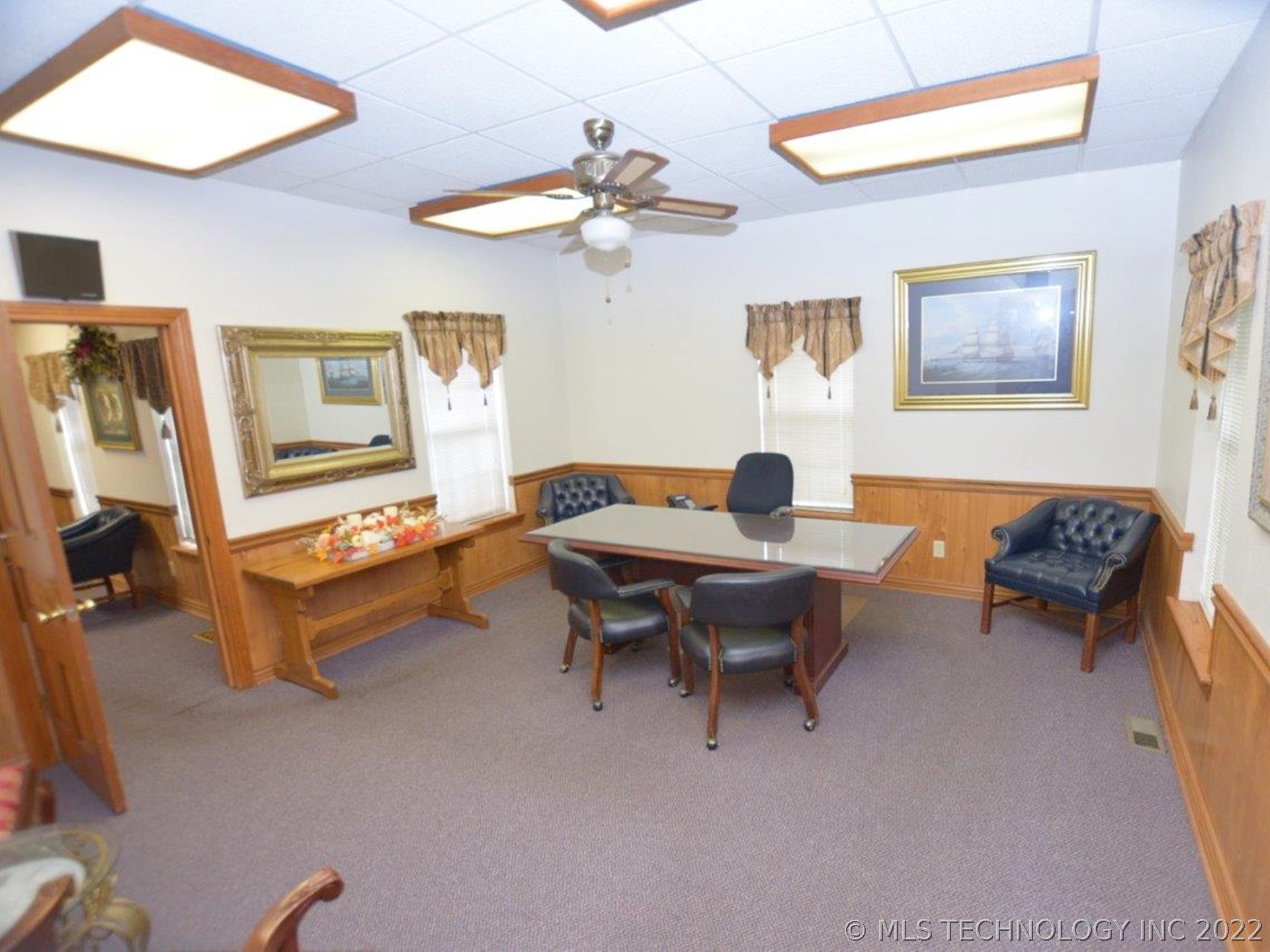 400 W Division Street Property Photo 15