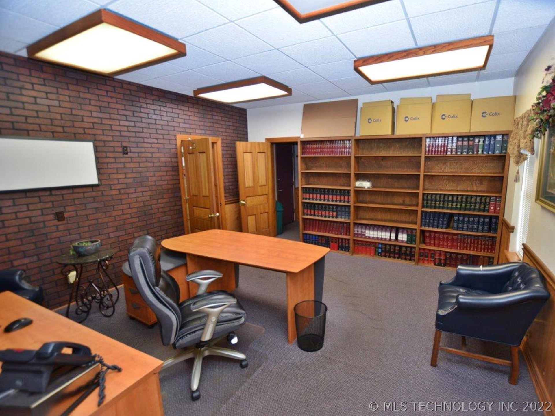 400 W Division Street Property Photo 17