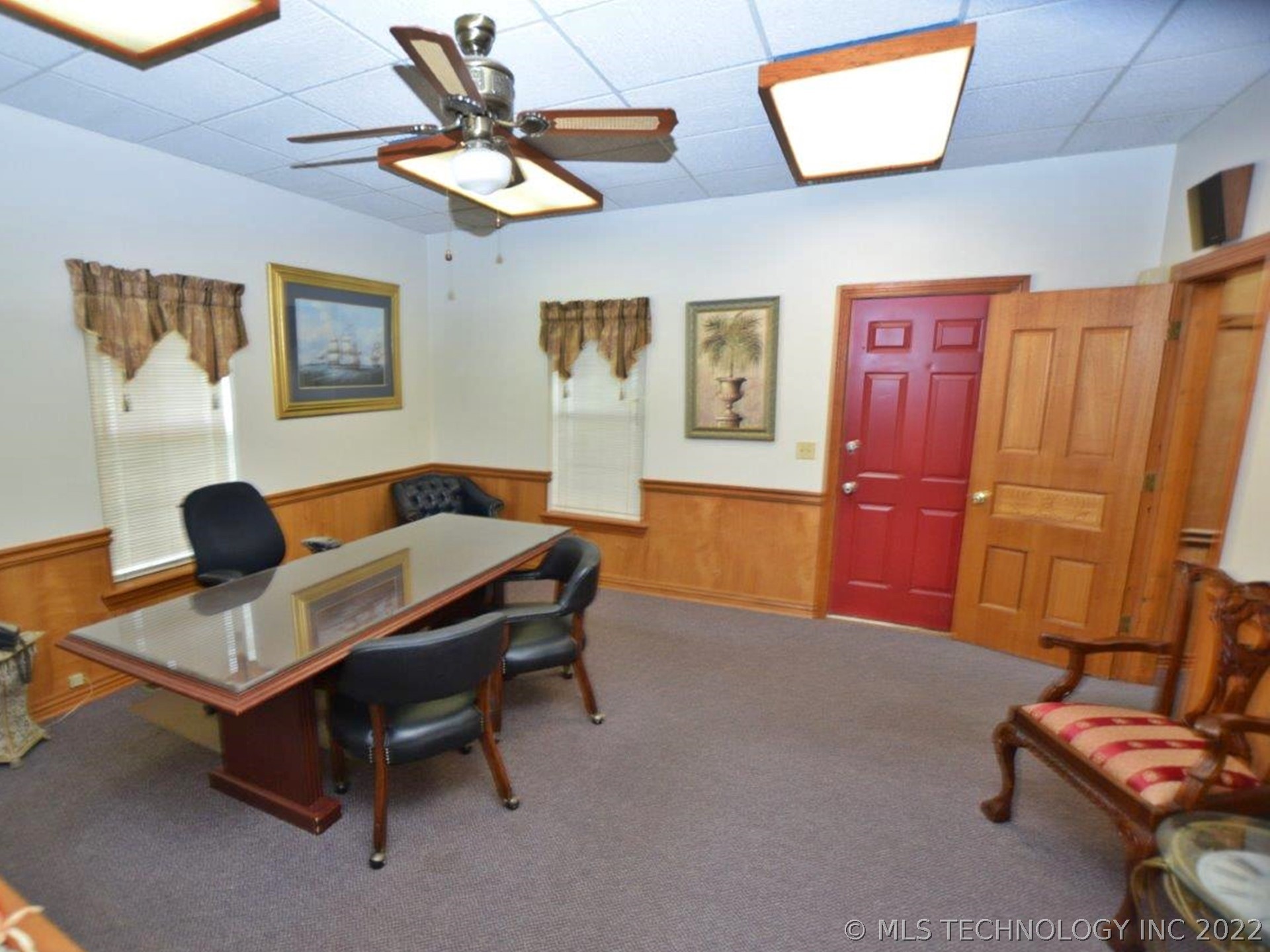 400 W Division Street Property Photo 19