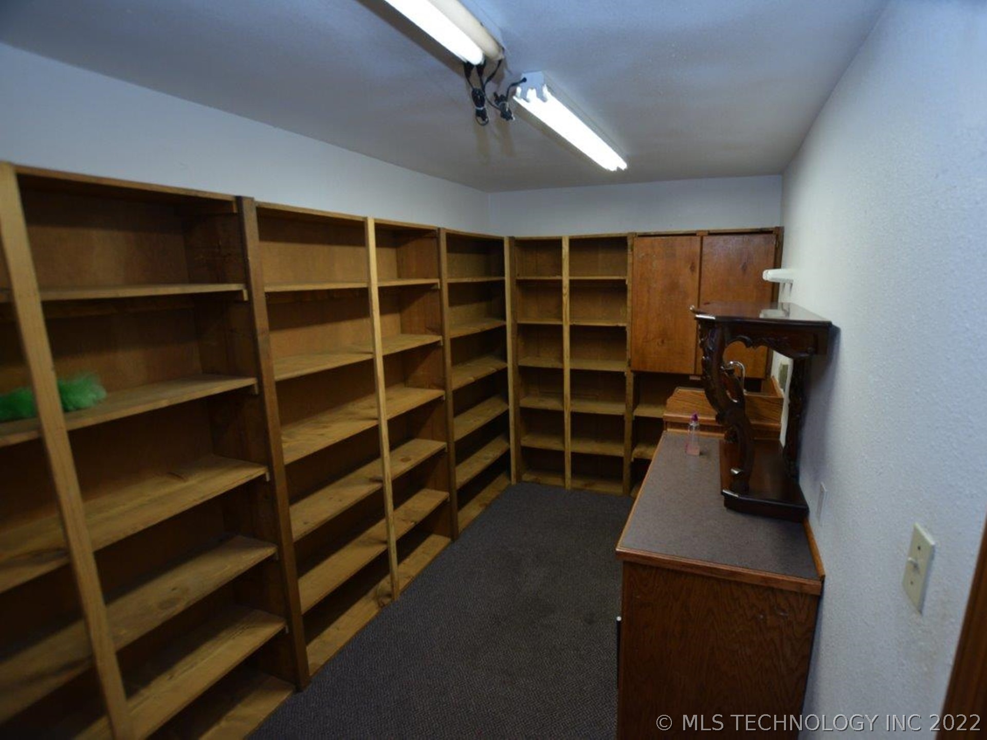 400 W Division Street Property Photo 22