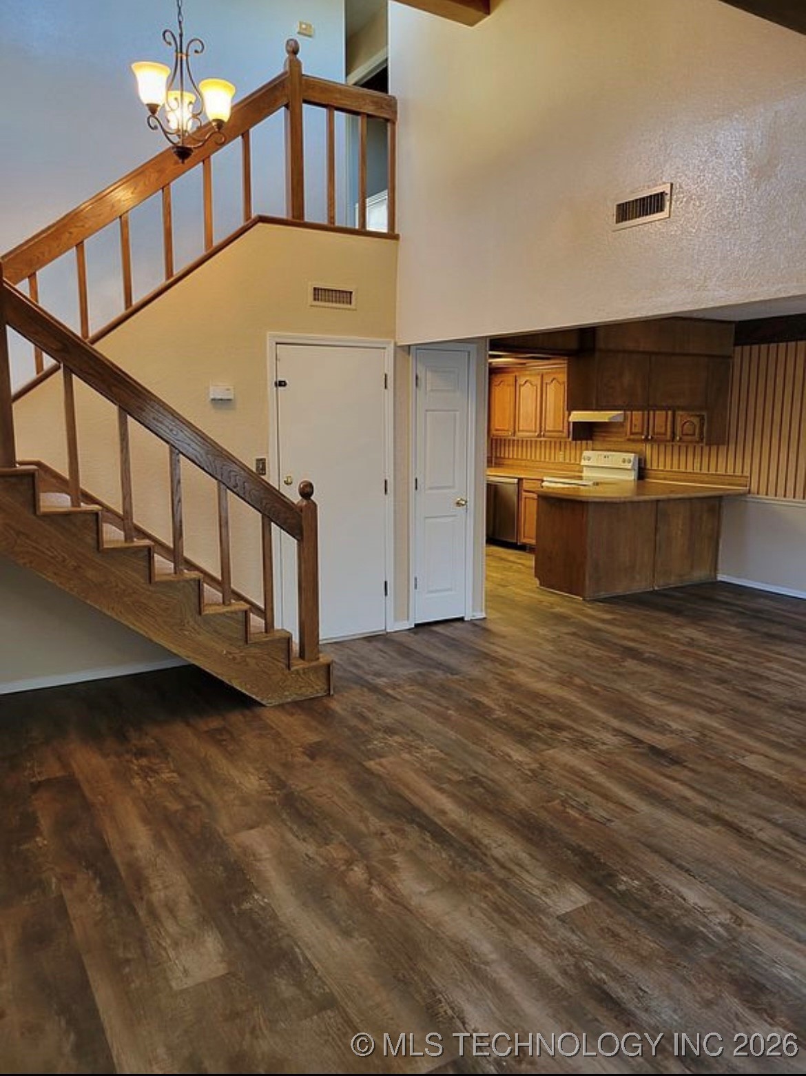 309 S 38th 2 Property Photo 2