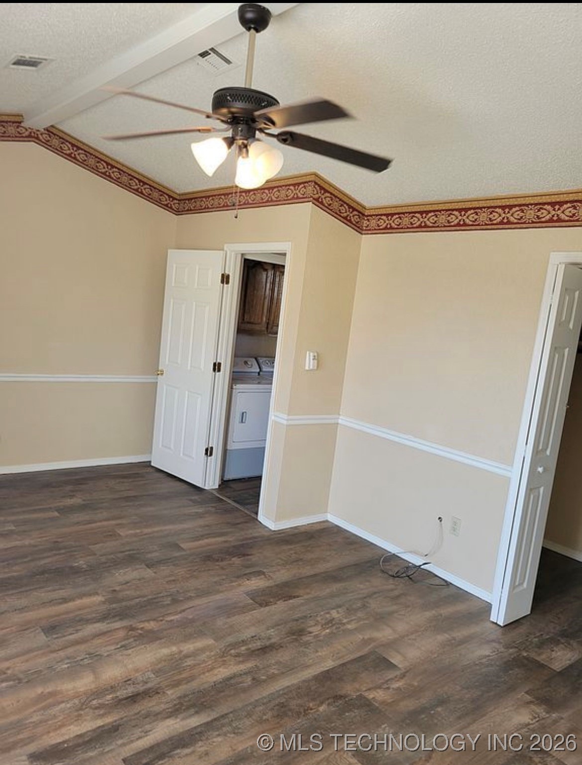 309 S 38th 2 Property Photo 6