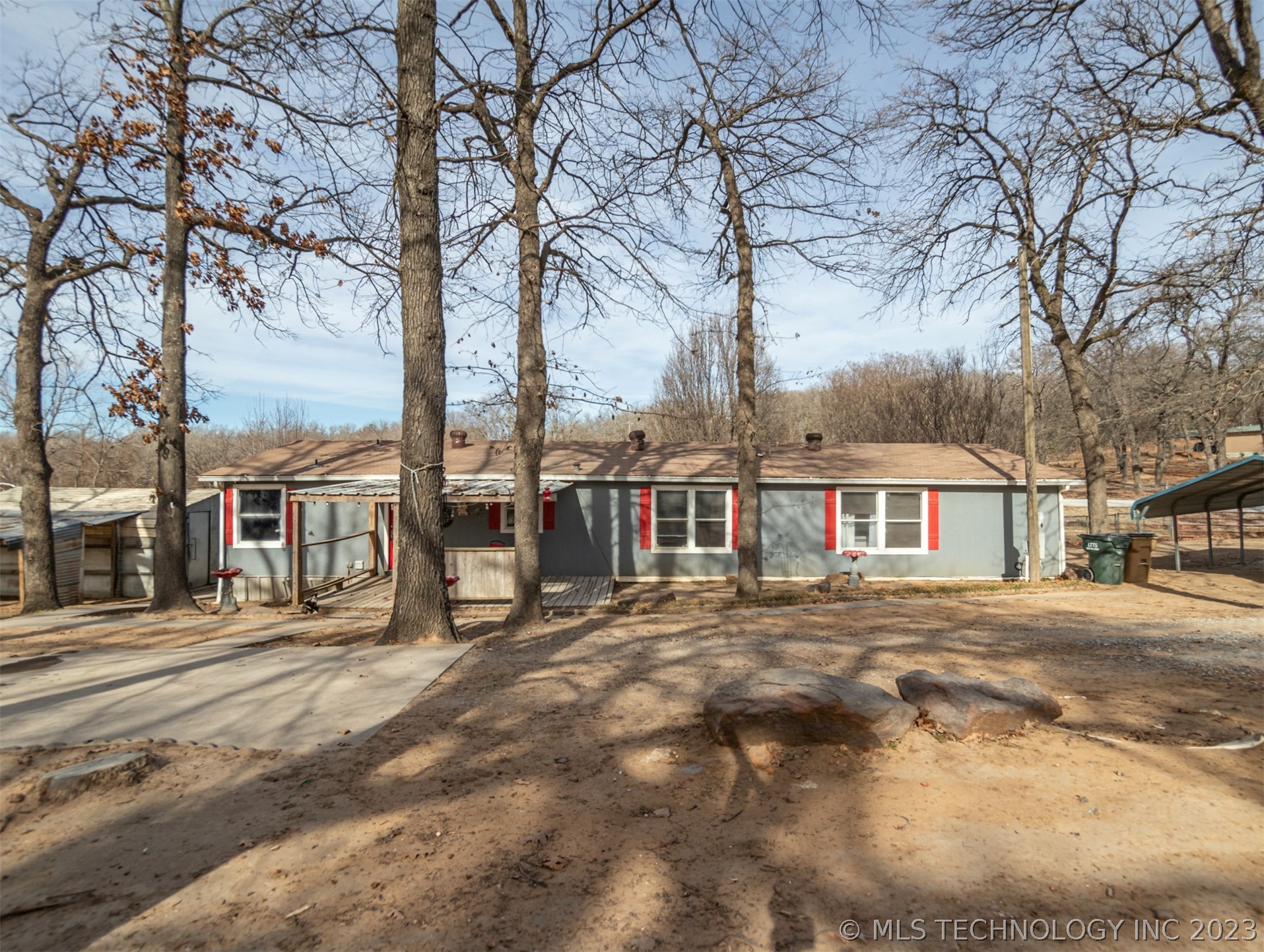 219 Mistletoe Lane Property Photo 2