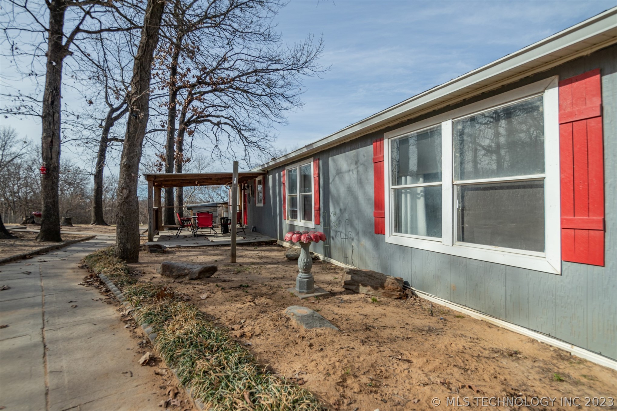 219 Mistletoe Lane Property Photo 3