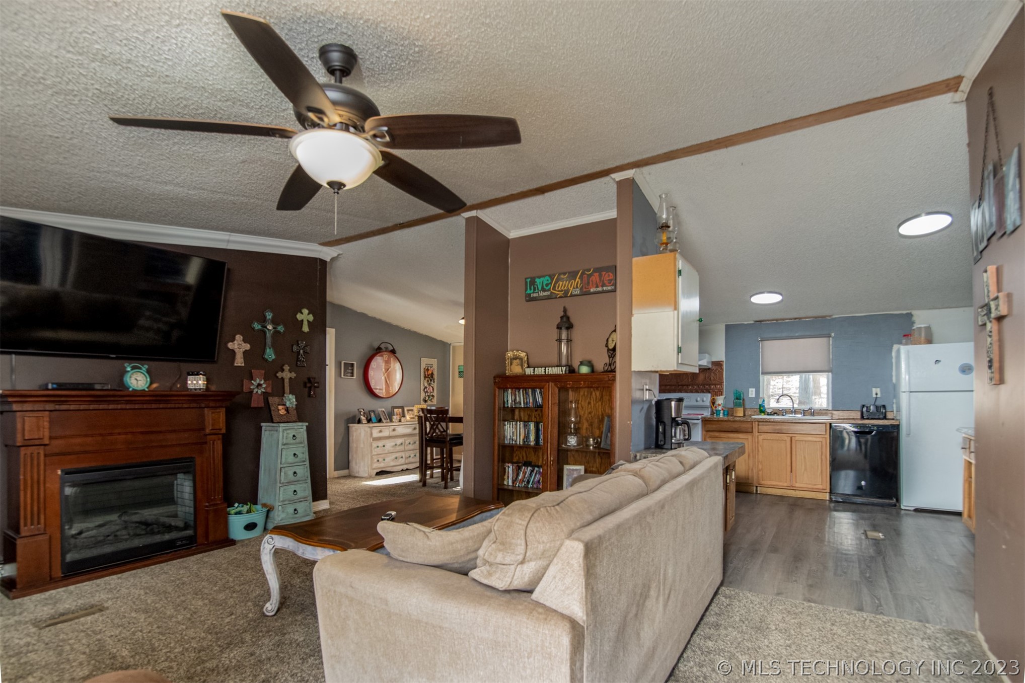 219 Mistletoe Lane Property Photo 8