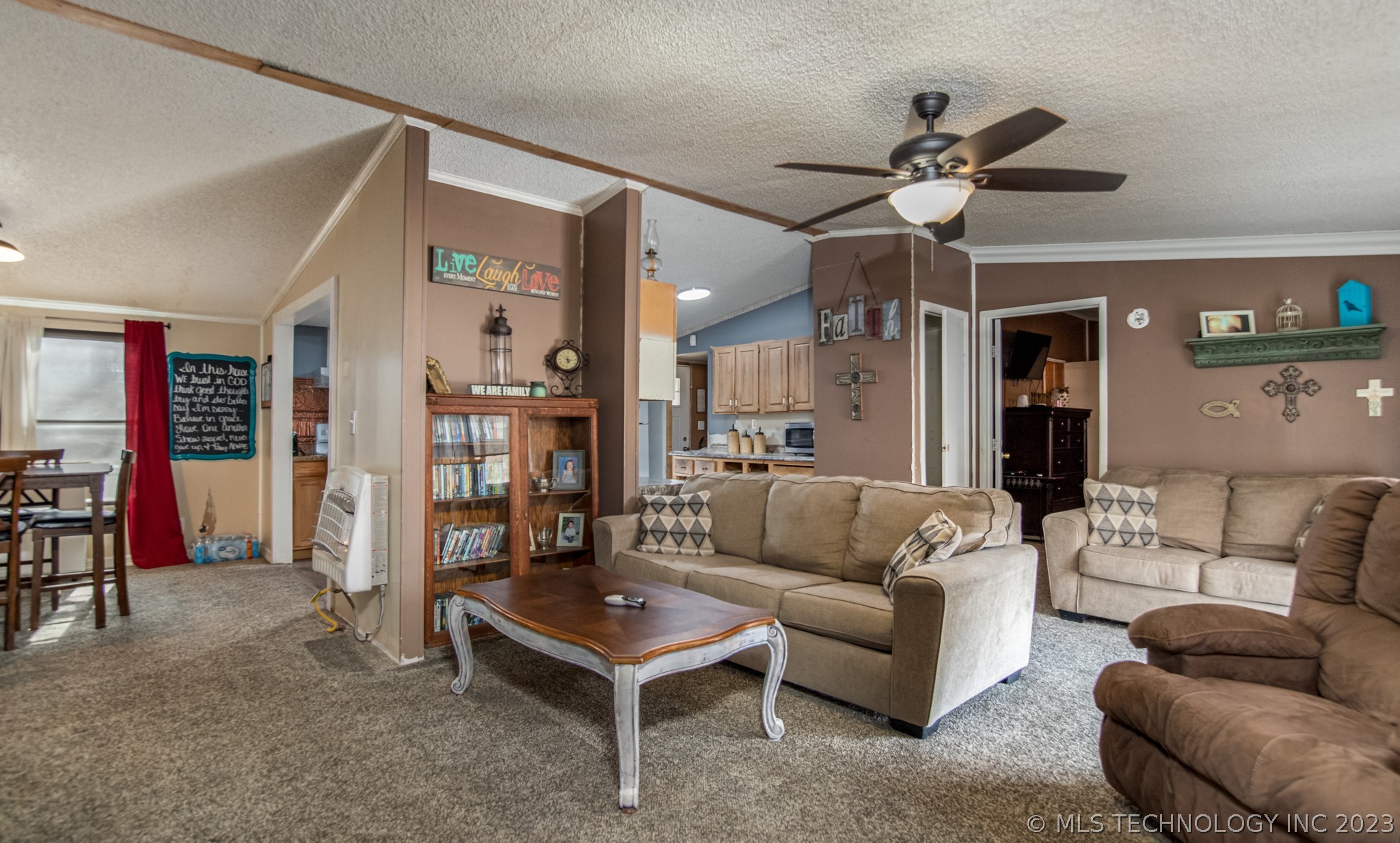 219 Mistletoe Lane Property Photo 9