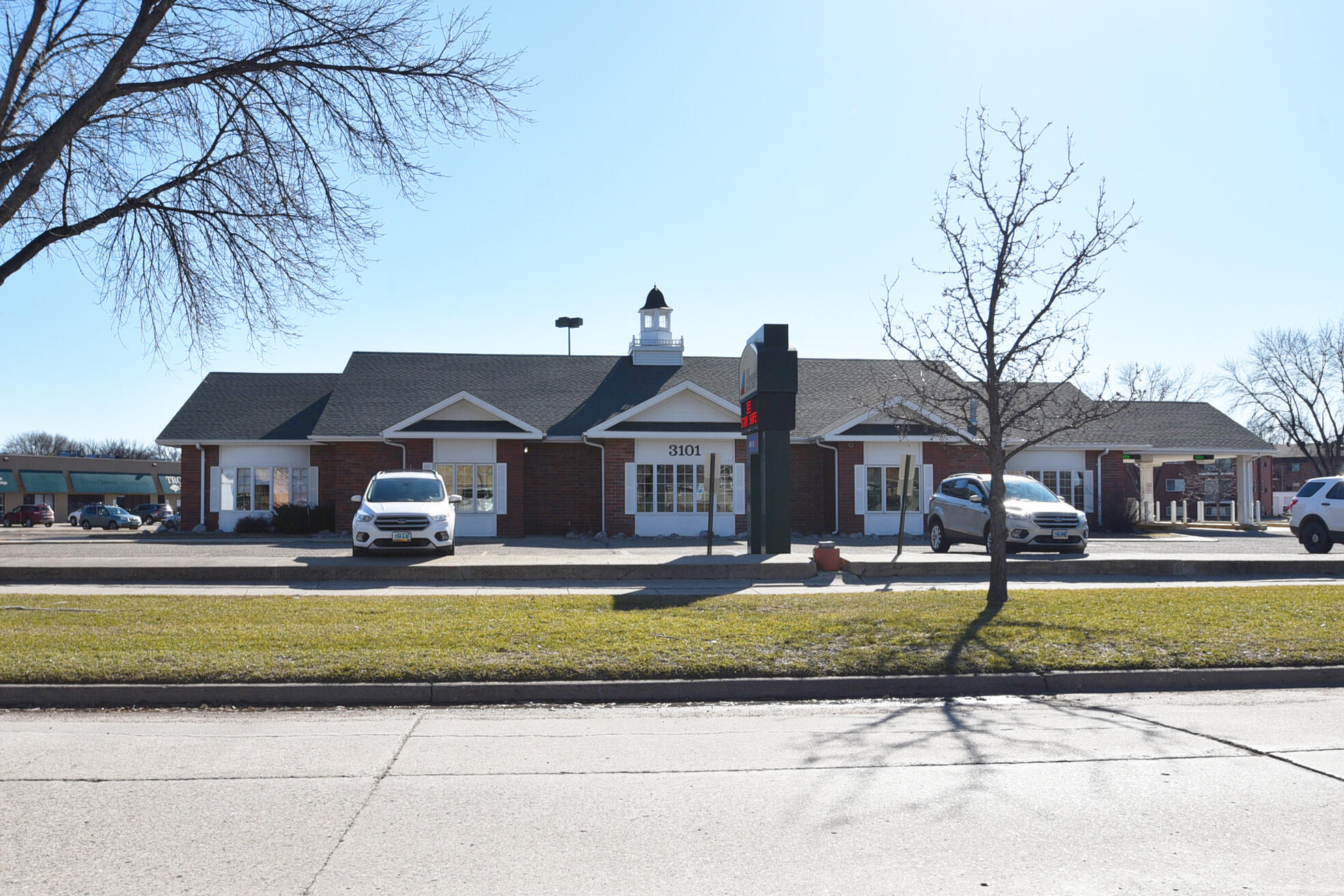 3101 Broadway N Property Photo 1