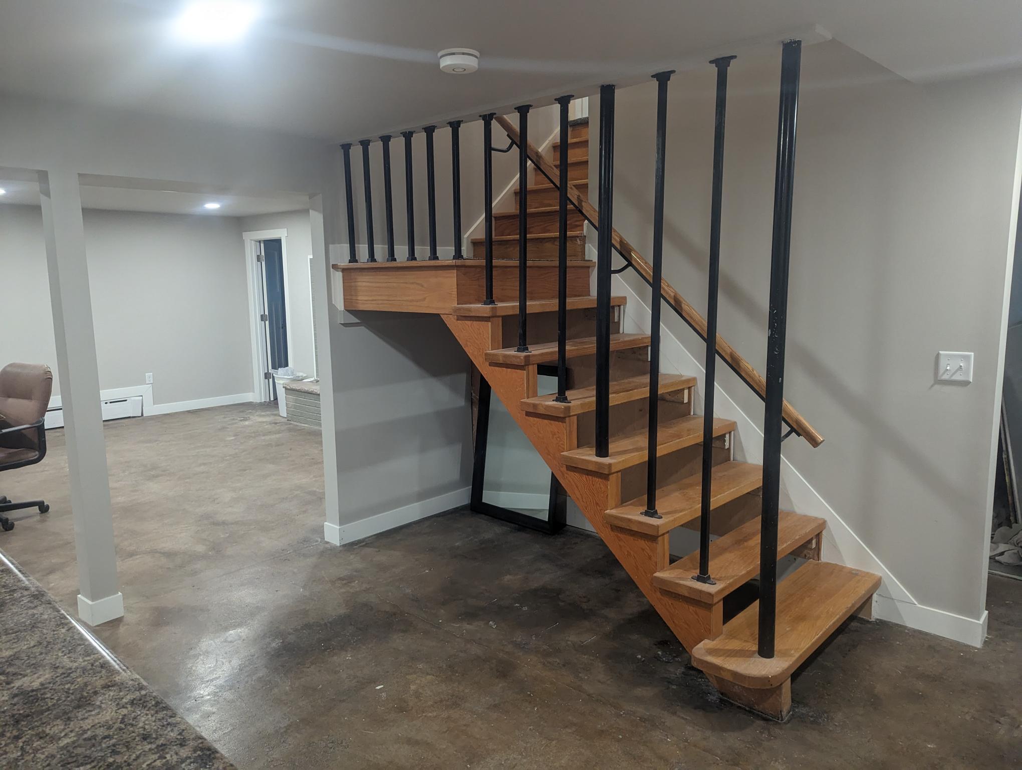 201 1st St E Property Photo 14