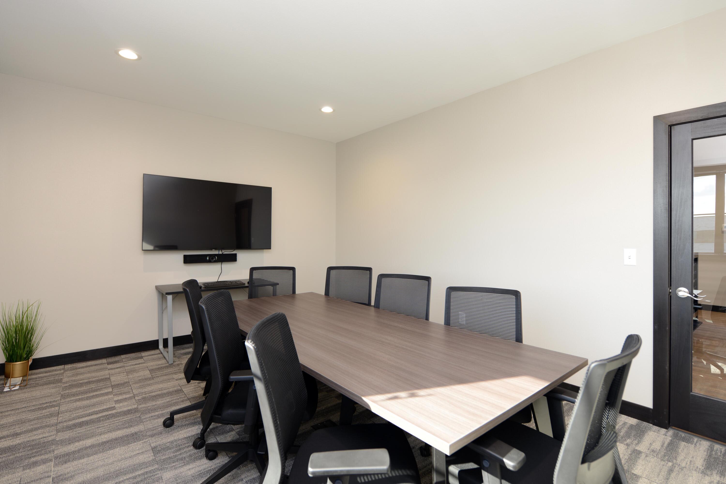 530 Oak Ridge Way Way E Property Photo 3