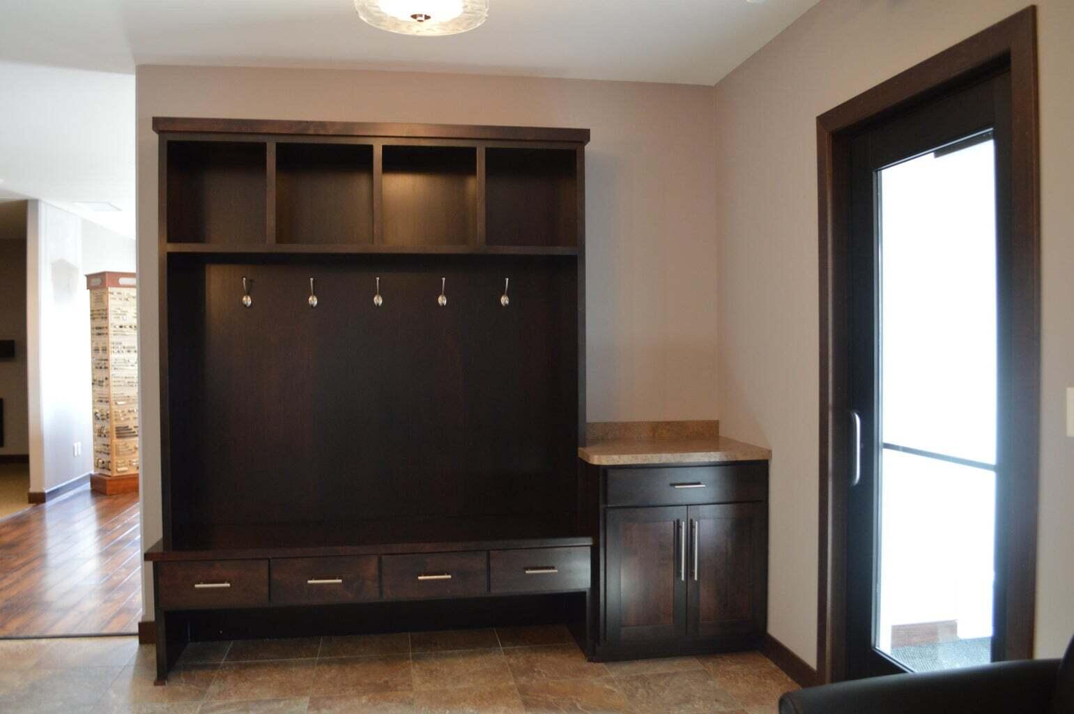 2528 Main Avenue W Property Photo 3