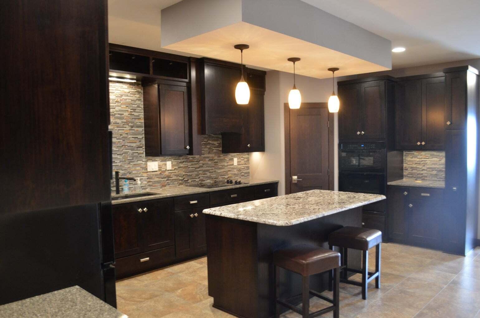 2528 Main Avenue W Property Photo 7