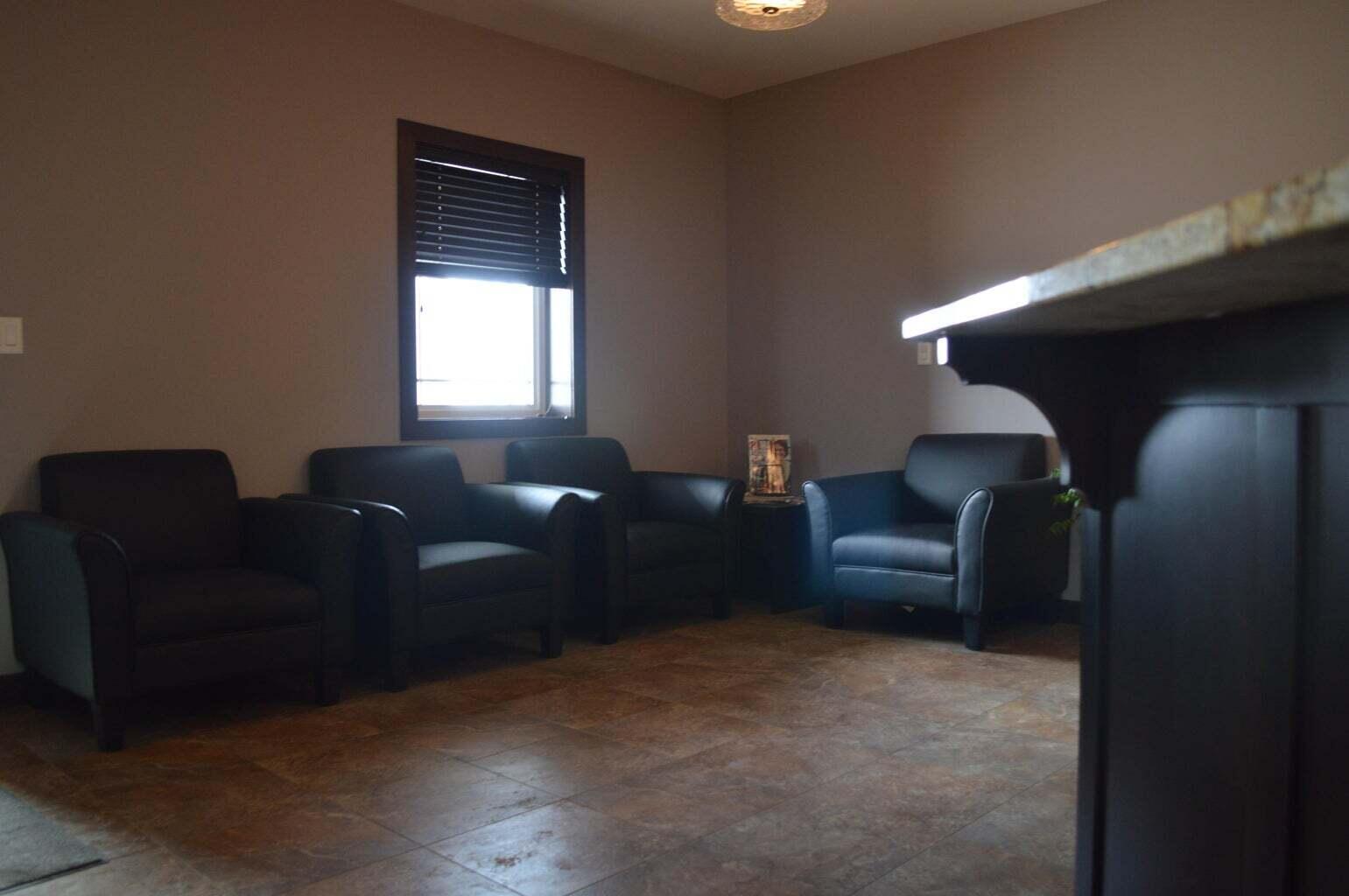 2528 Main Avenue W Property Photo 16