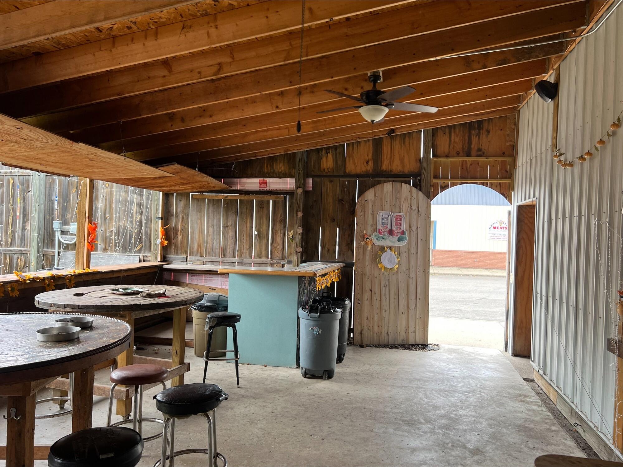 215 4th Ave Property Photo 6