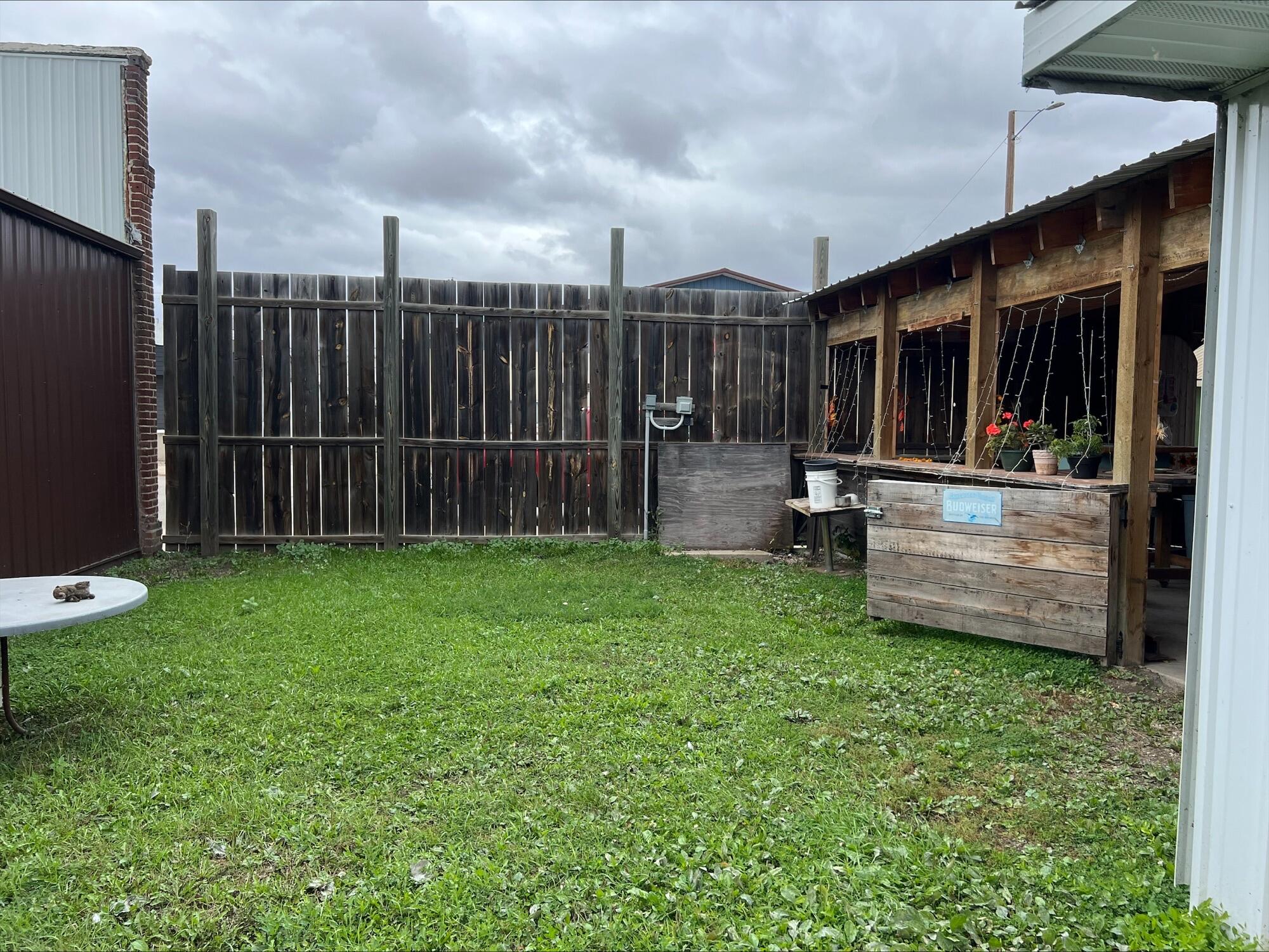 215 4th Ave Property Photo 7