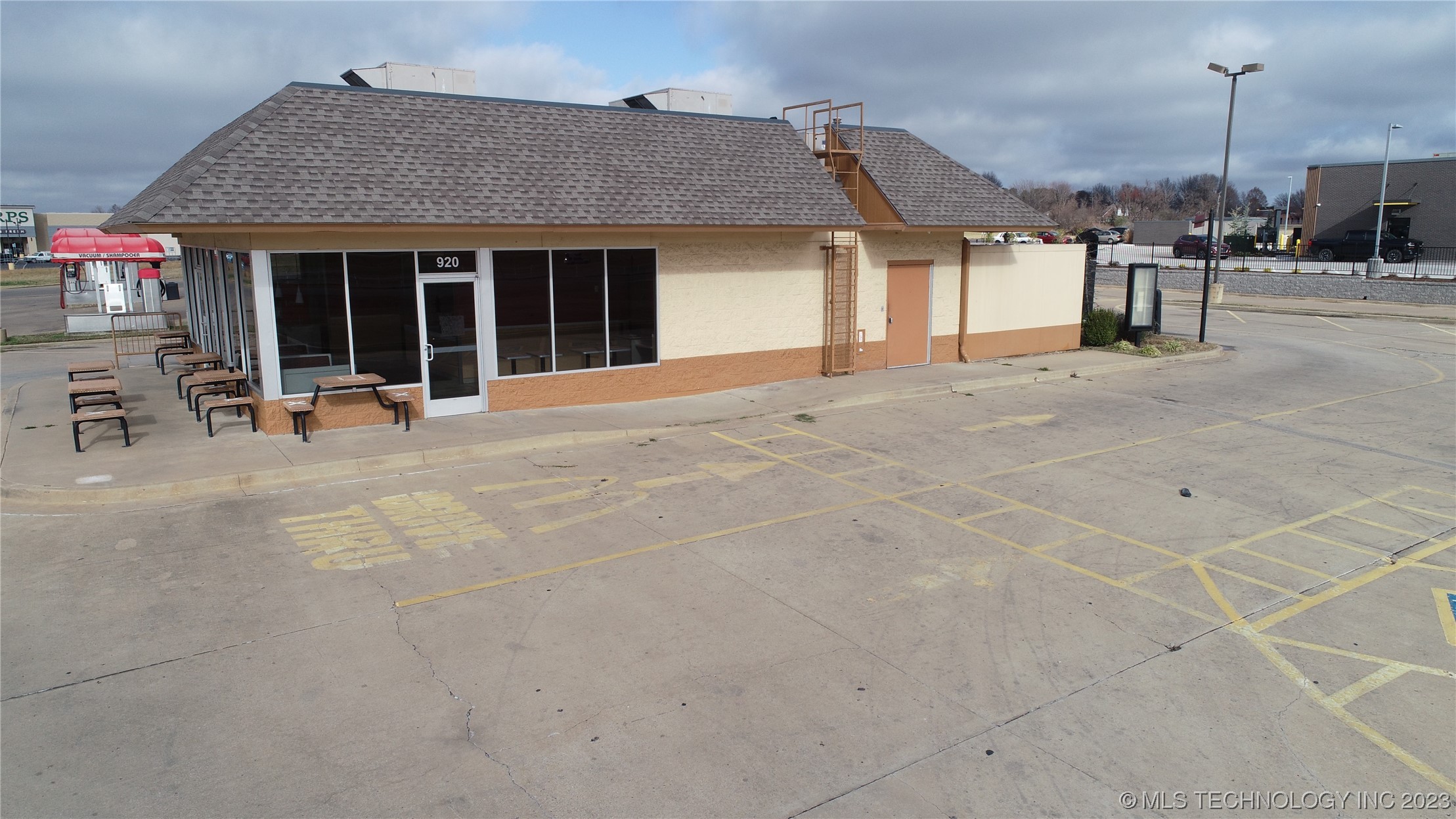 920 S Ross Street Property Photo 5