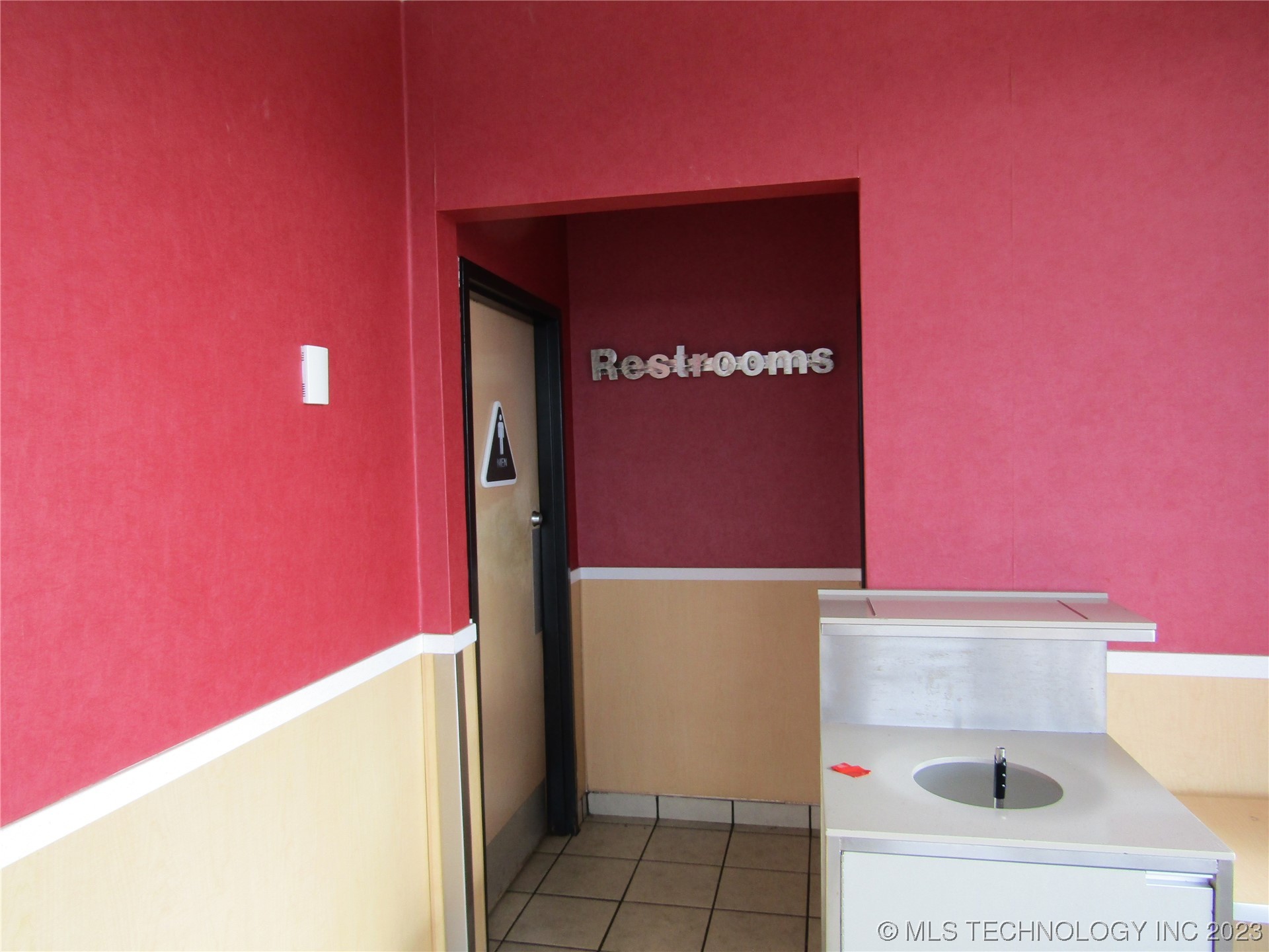 920 S Ross Street Property Photo 28