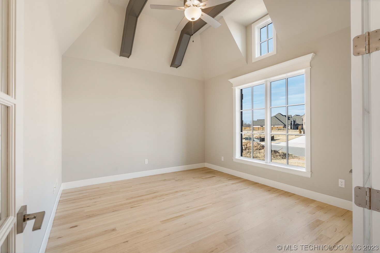 5310 E 126th Street S Property Photo 2