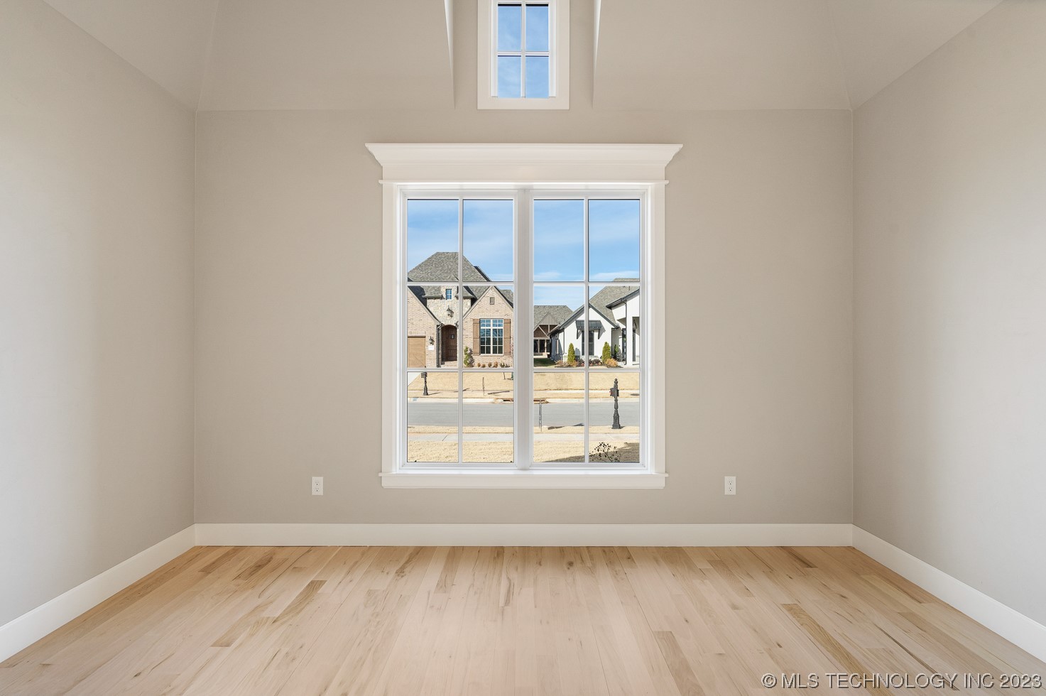 5310 E 126th Street S Property Photo 3