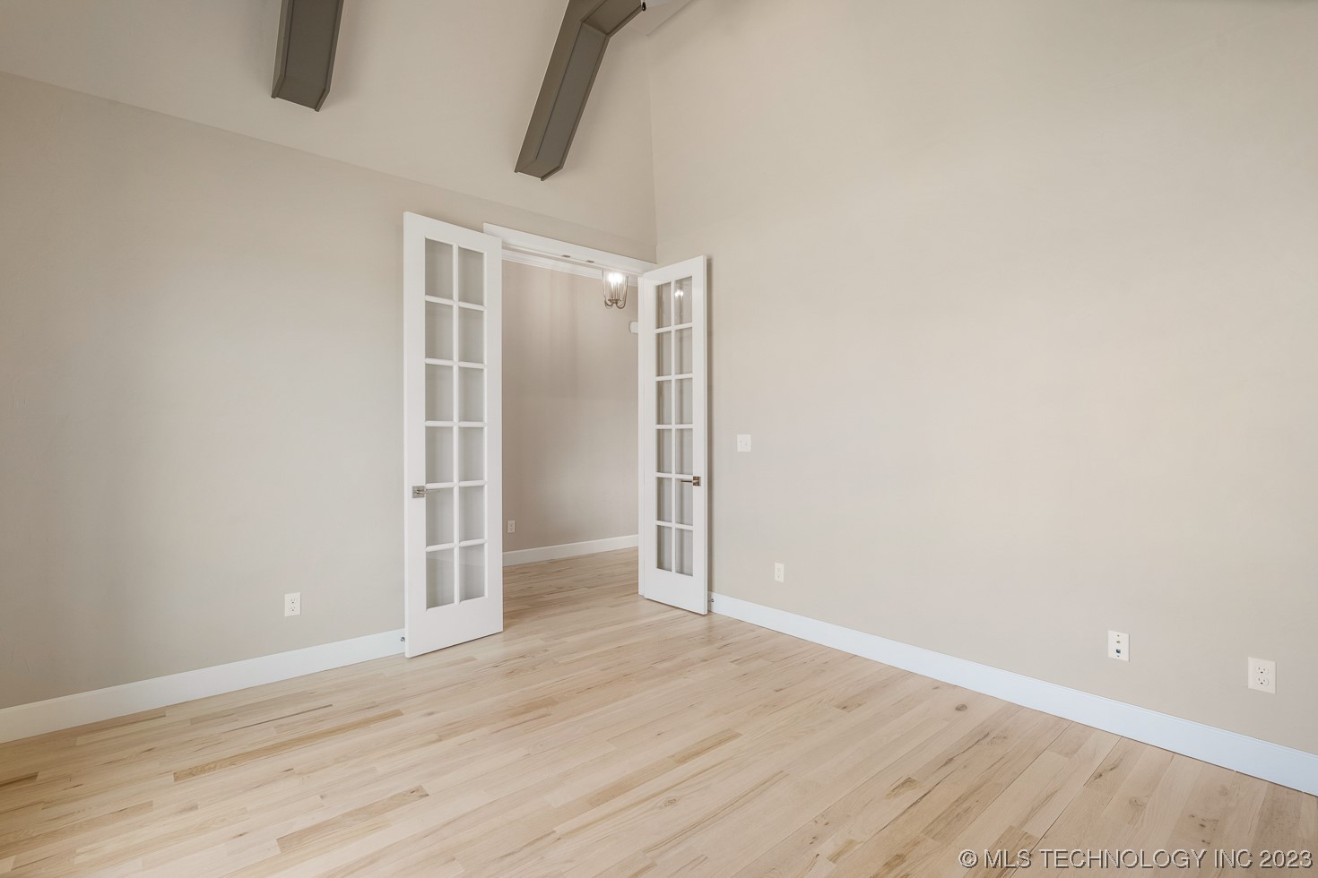 5310 E 126th Street S Property Photo 4