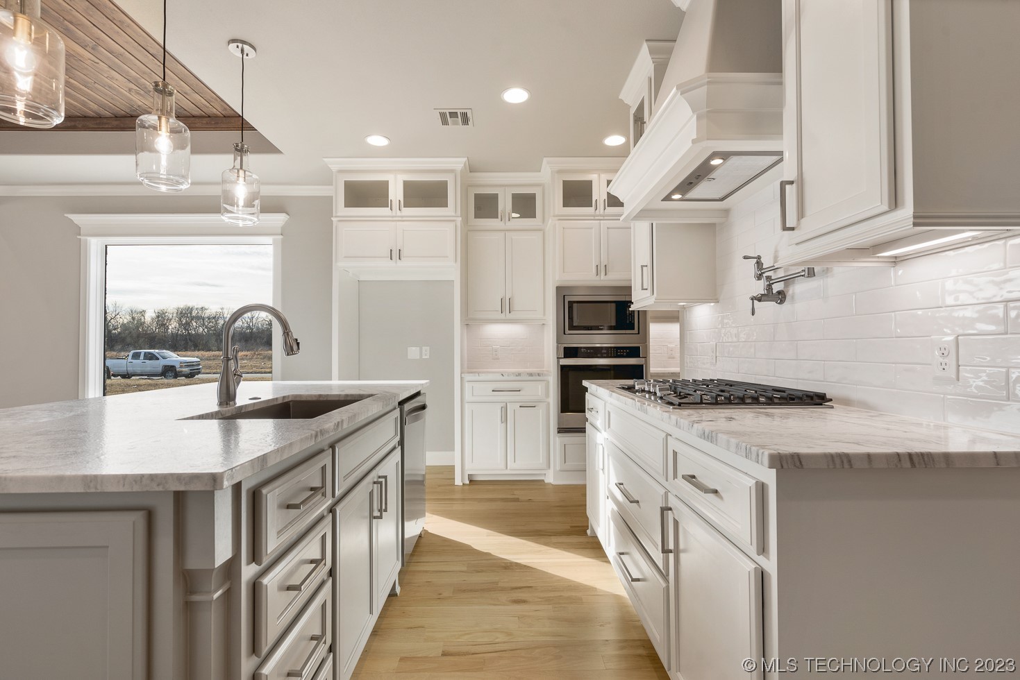 5310 E 126th Street S Property Photo 6