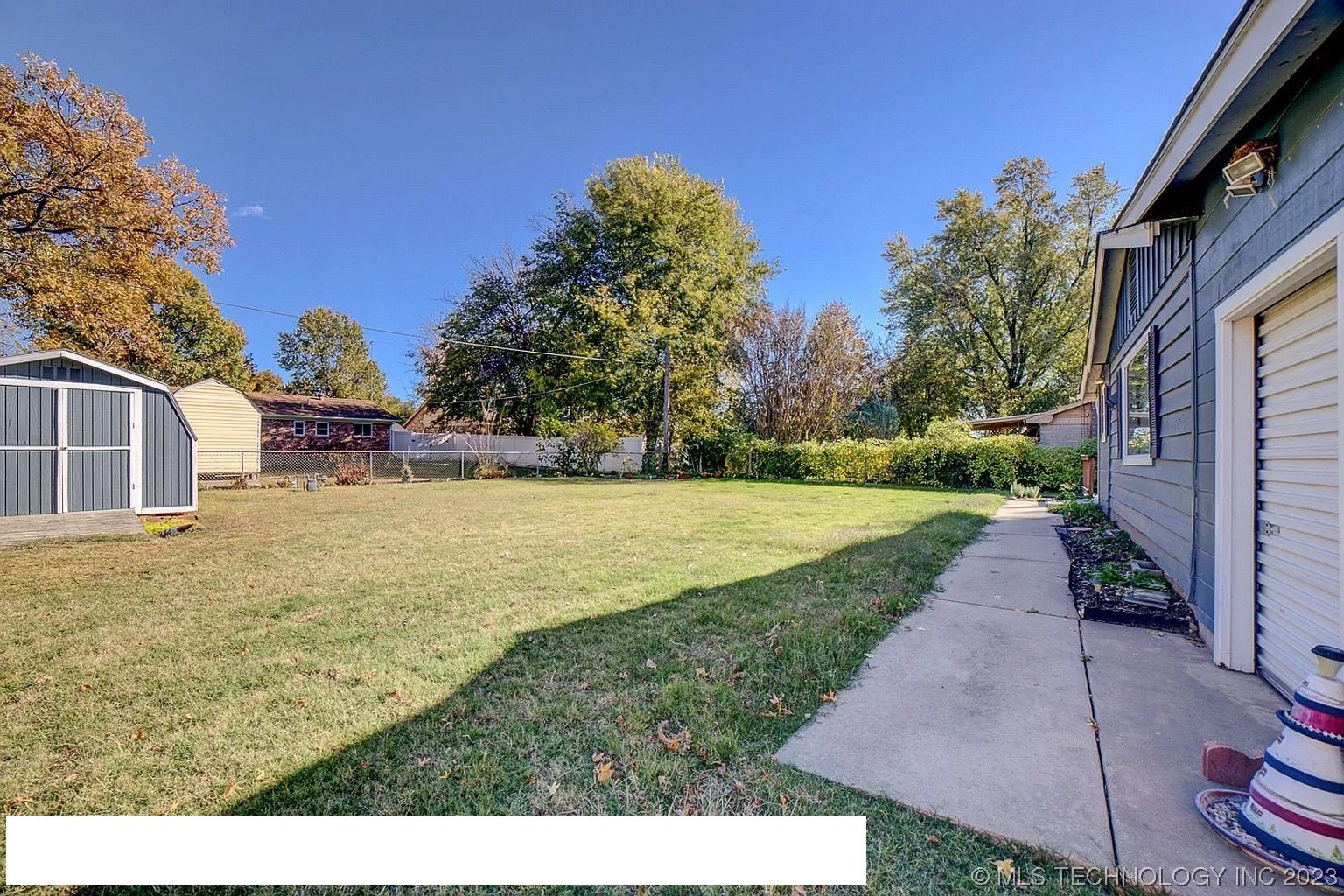 1809 S Elm Avenue Property Photo 7